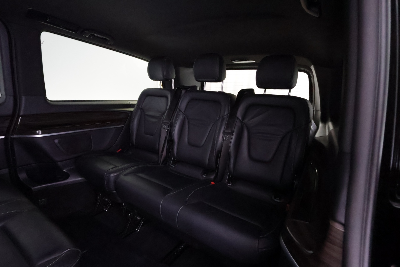 MERCEDES-BENZ V 2022