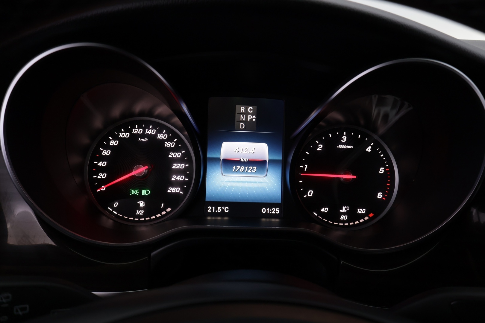 MERCEDES-BENZ V 2022