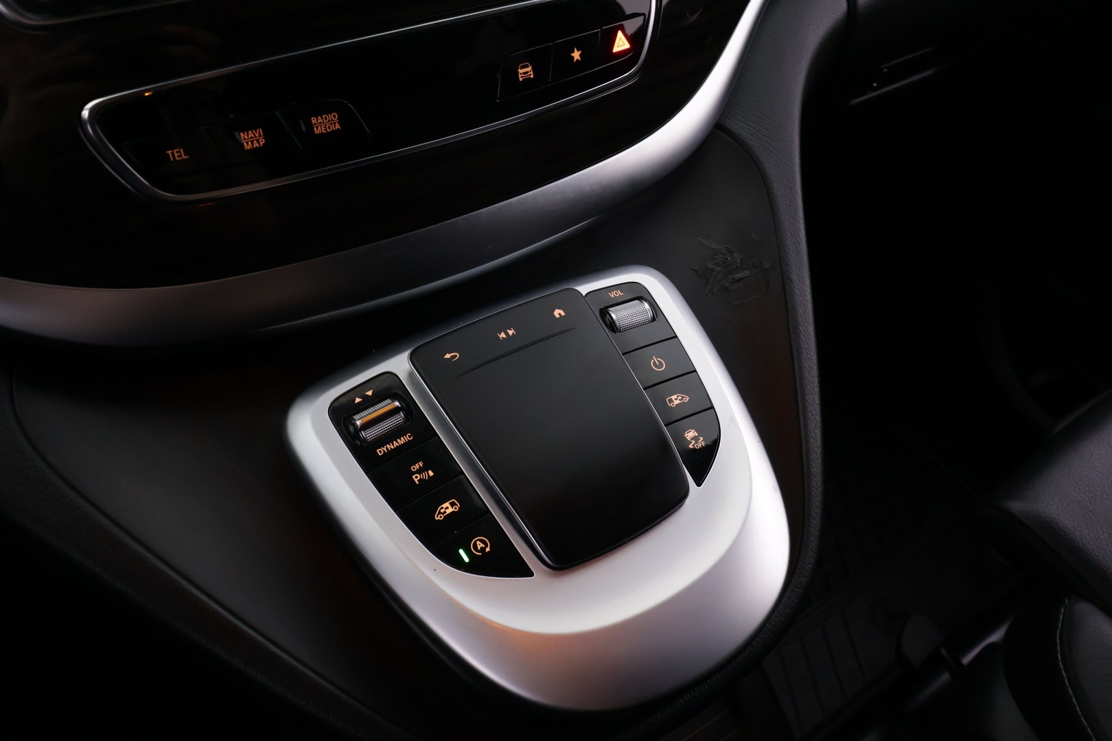 MERCEDES-BENZ V 2022