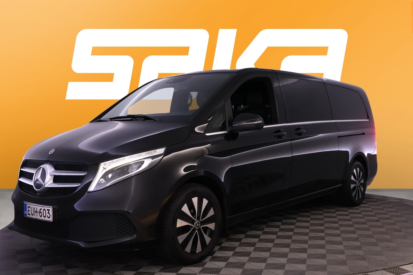 MERCEDES-BENZ V 2022