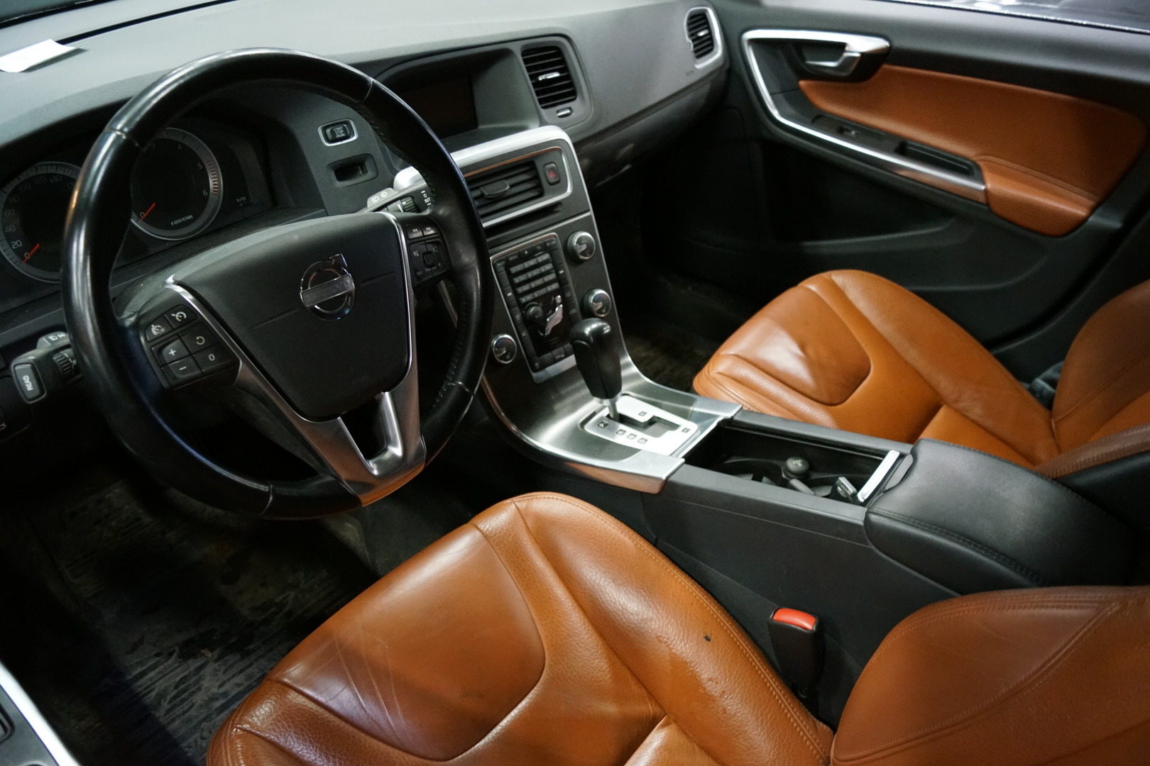 VOLVO V60 2012