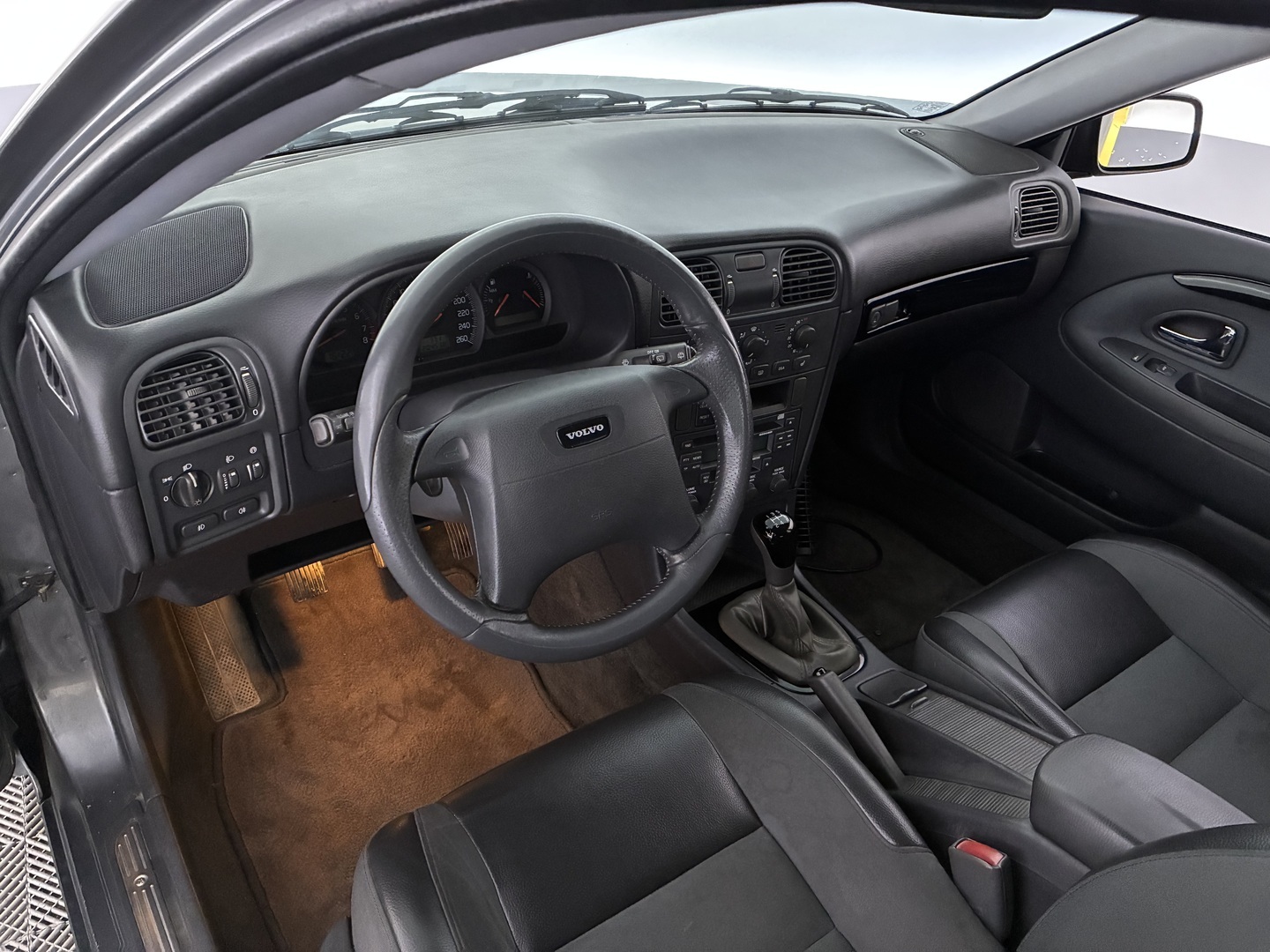 VOLVO V40 2001