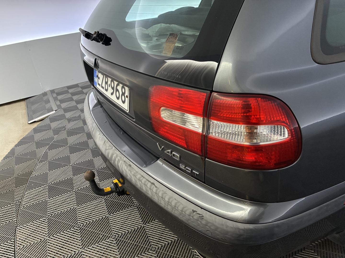 VOLVO V40 2001