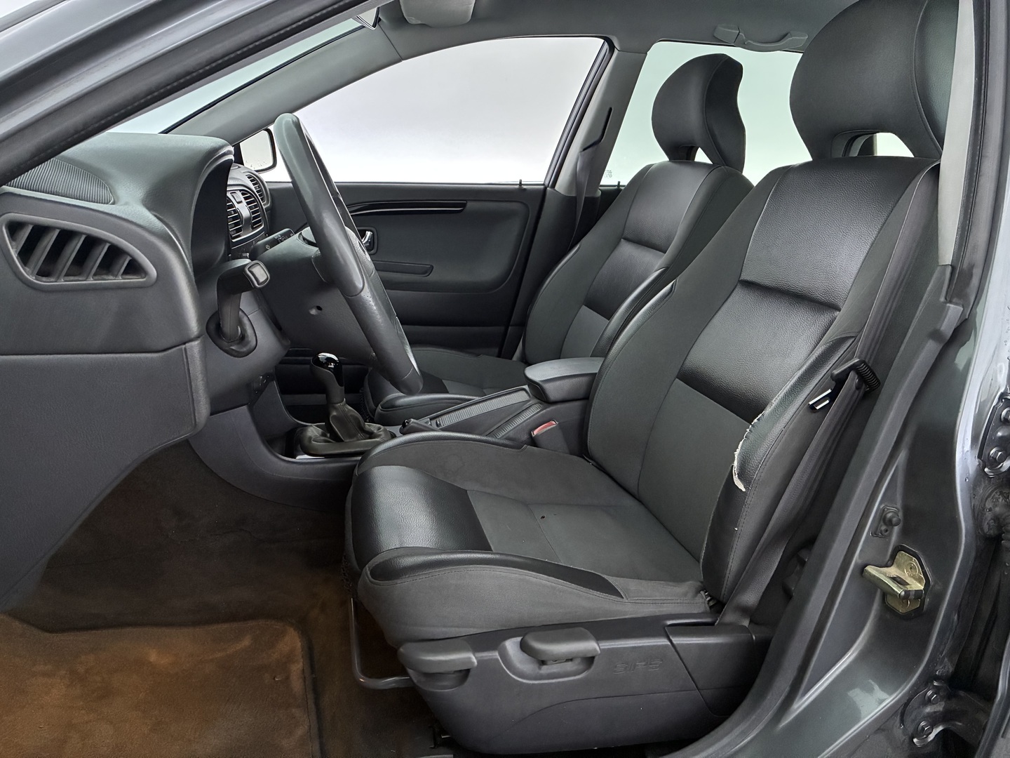 VOLVO V40 2001