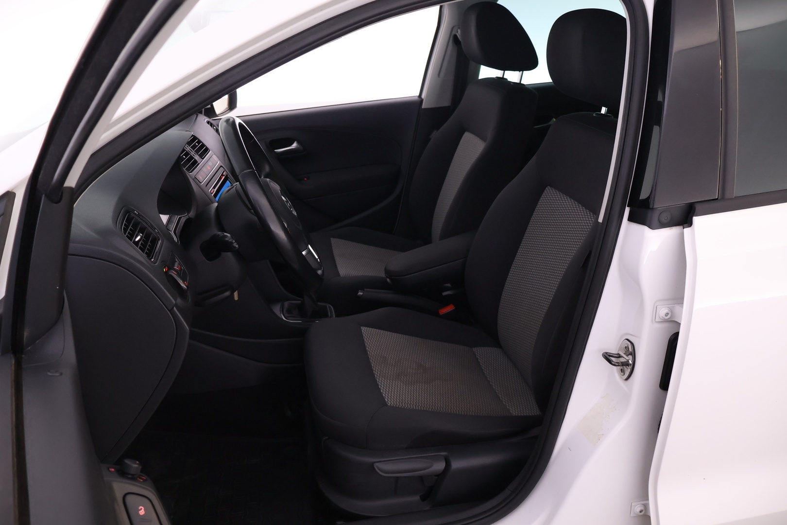 VOLKSWAGEN Polo 2011