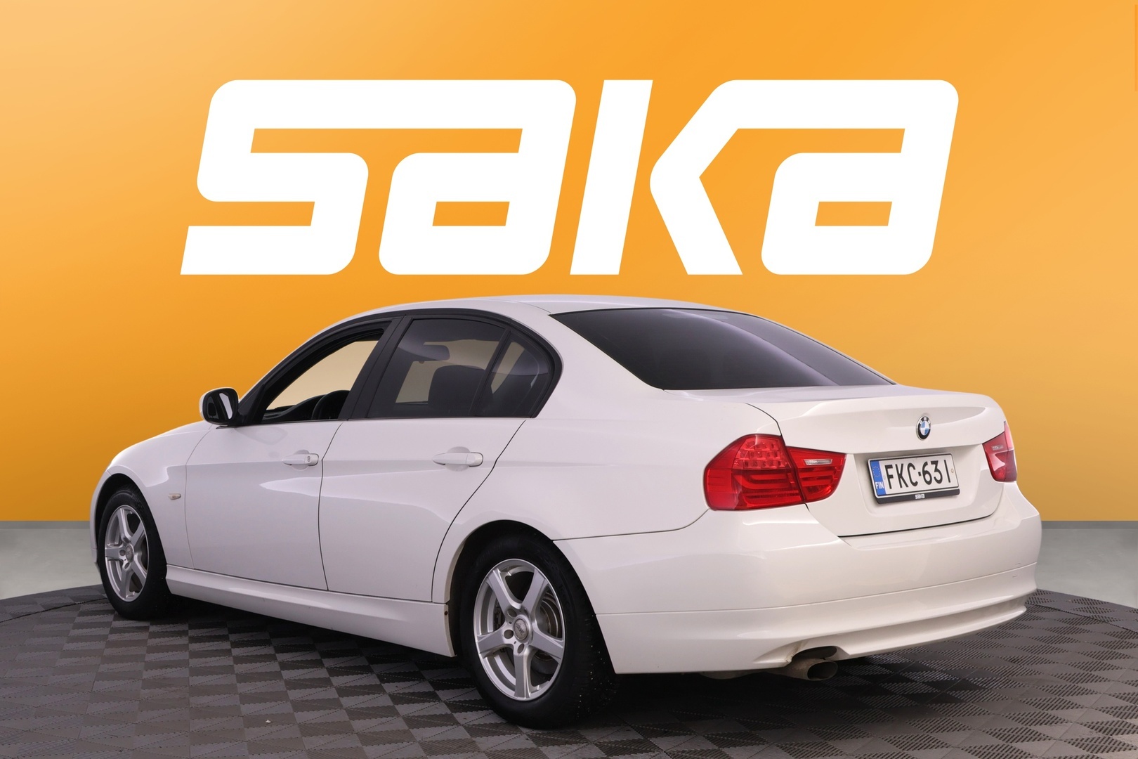 BMW 318 2011