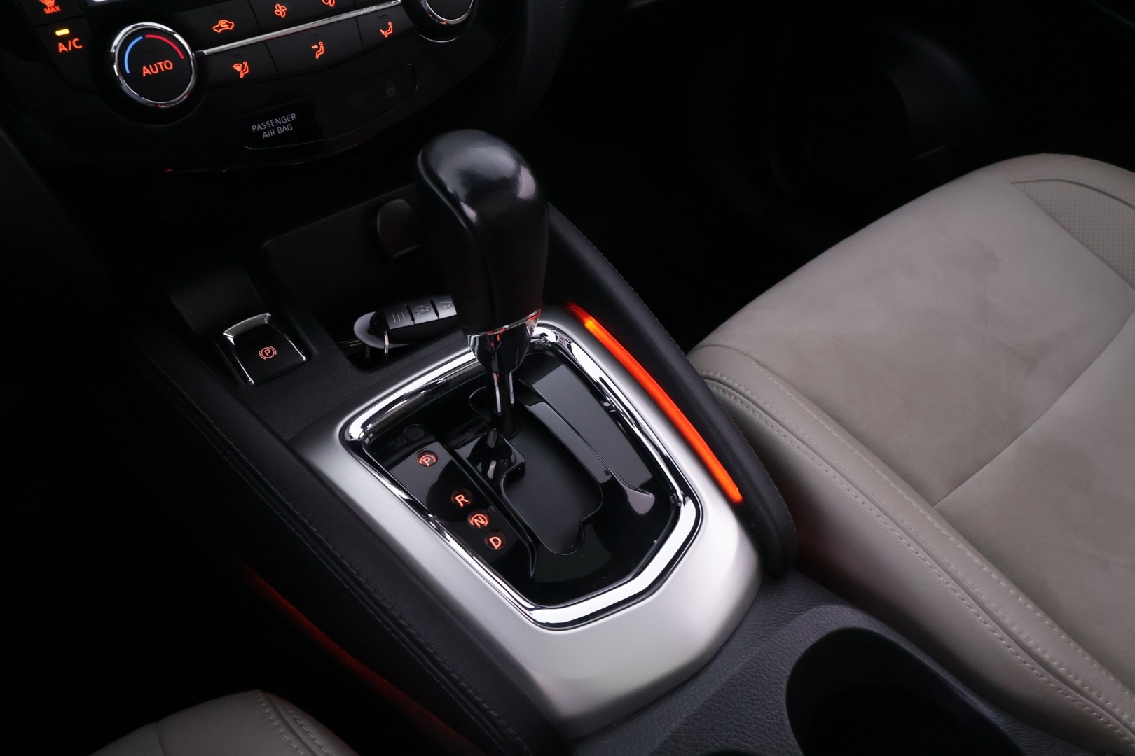 NISSAN Qashqai 2014