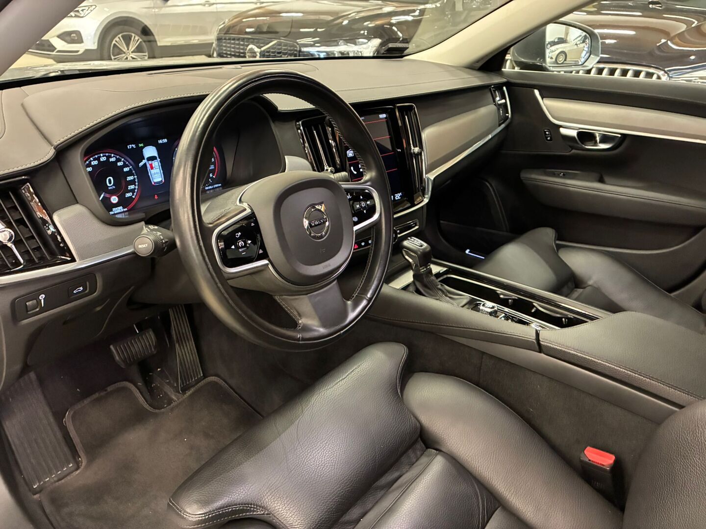 VOLVO V90 2020