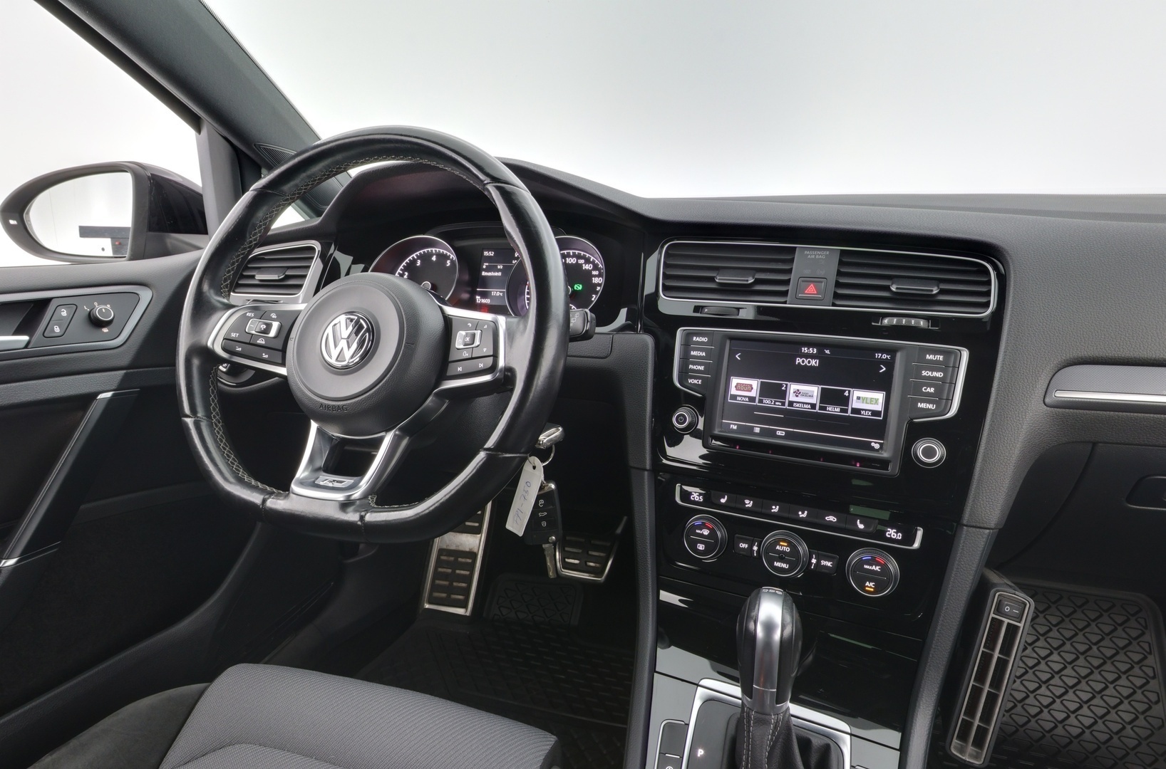 VOLKSWAGEN Golf 2016