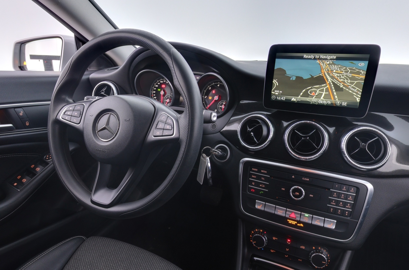 MERCEDES-BENZ CLA 2017