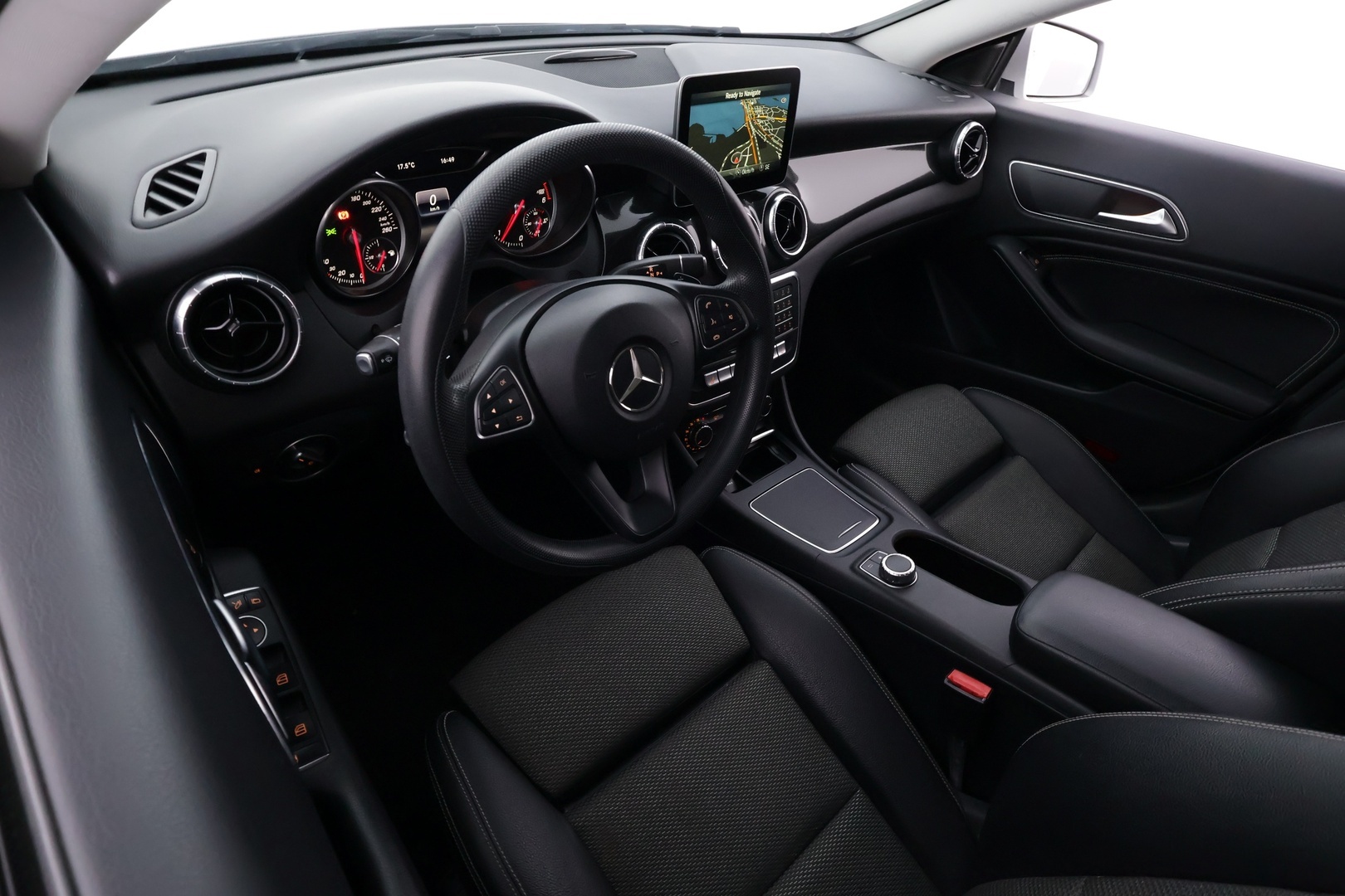 MERCEDES-BENZ CLA 2017