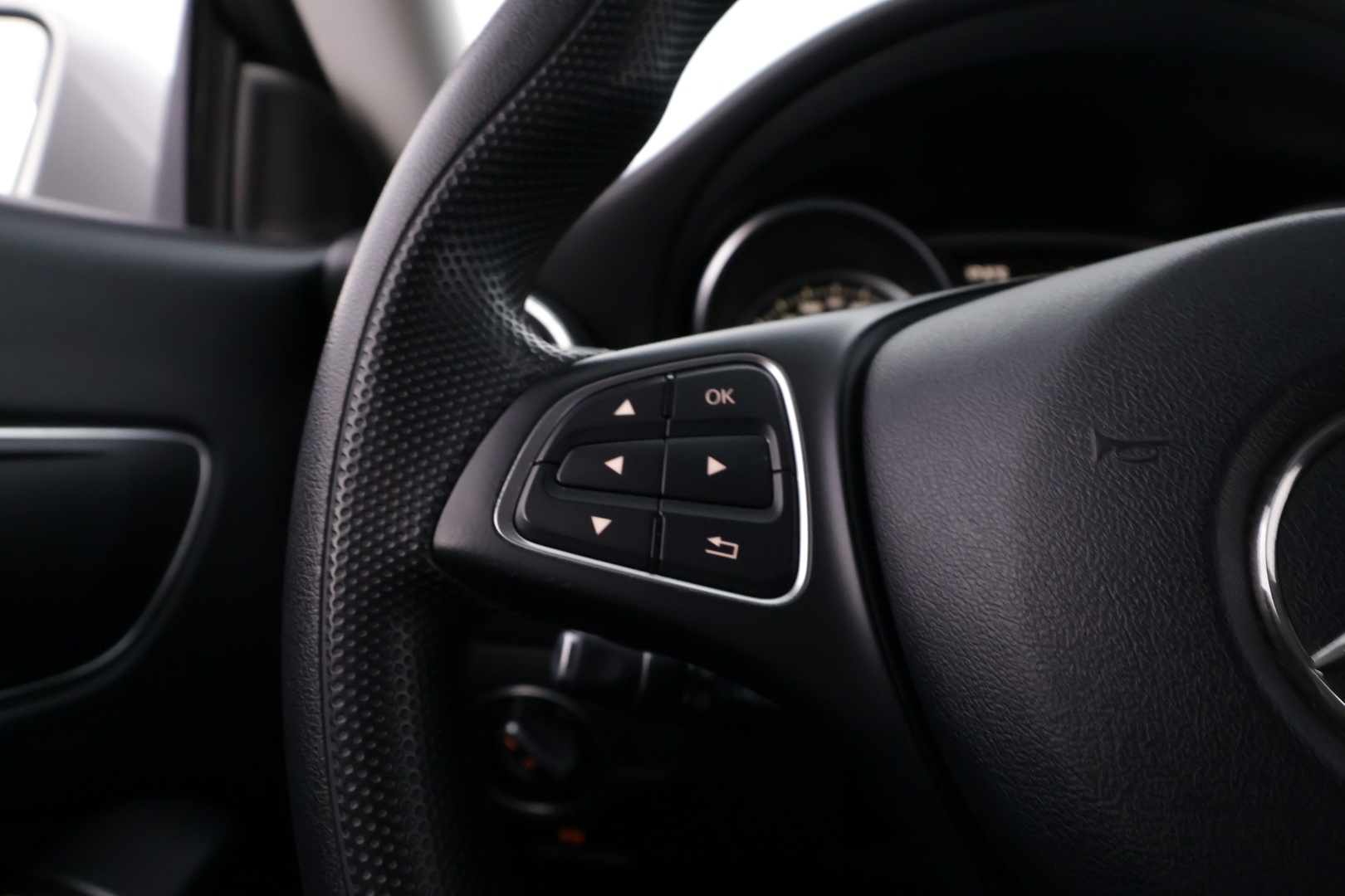 MERCEDES-BENZ CLA 2017