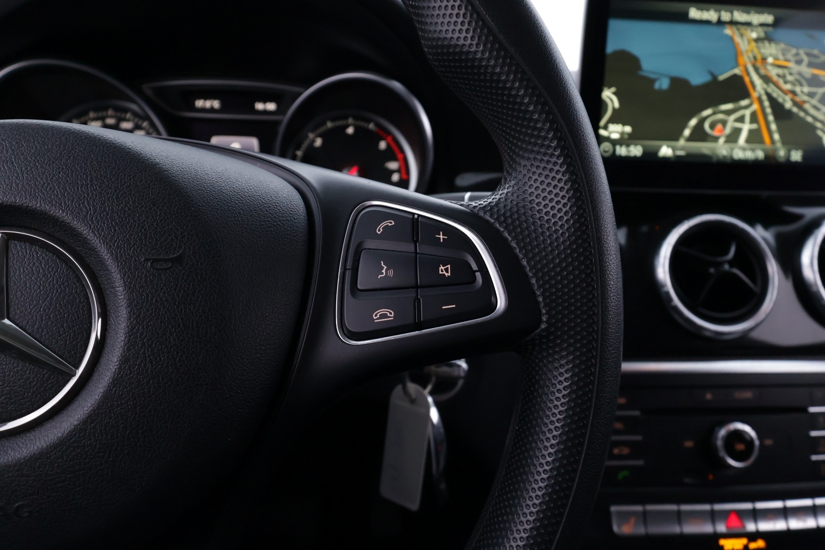 MERCEDES-BENZ CLA 2017