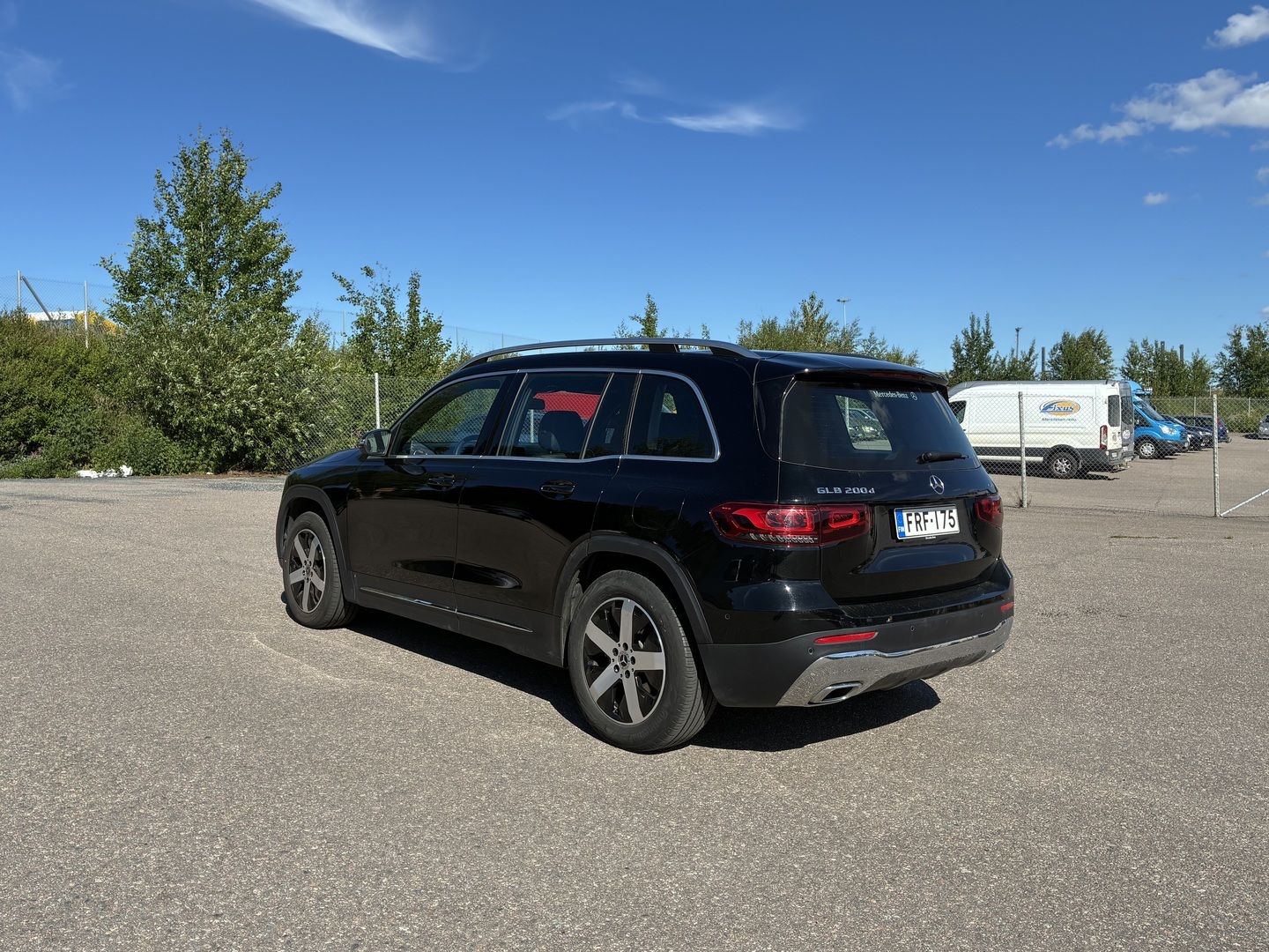 MERCEDES-BENZ GLB 2023