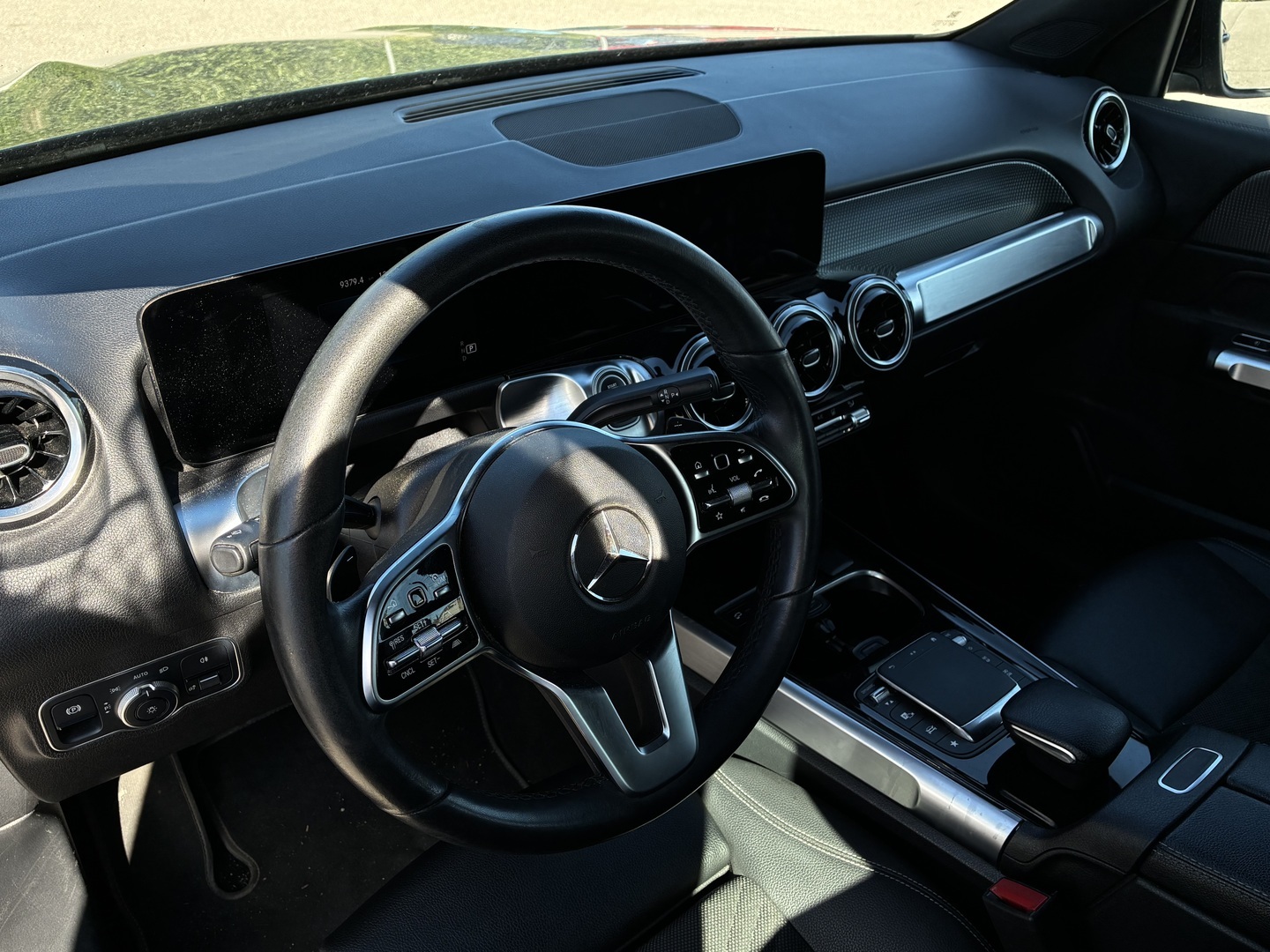 MERCEDES-BENZ GLB 2023