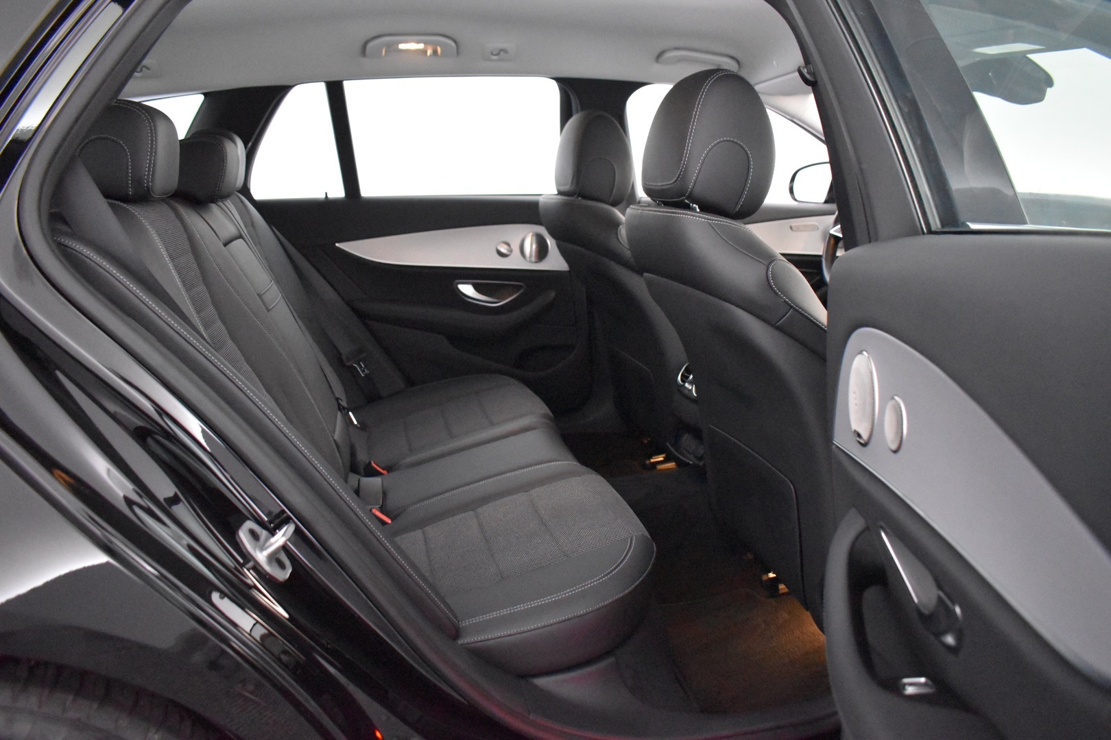 MERCEDES-BENZ E 2023