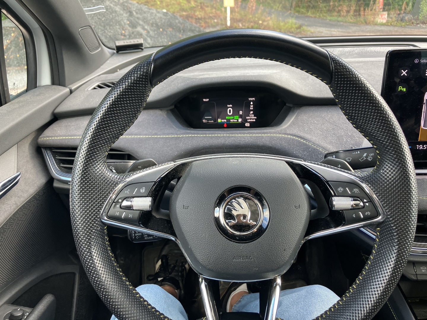 SKODA Enyaq 2023