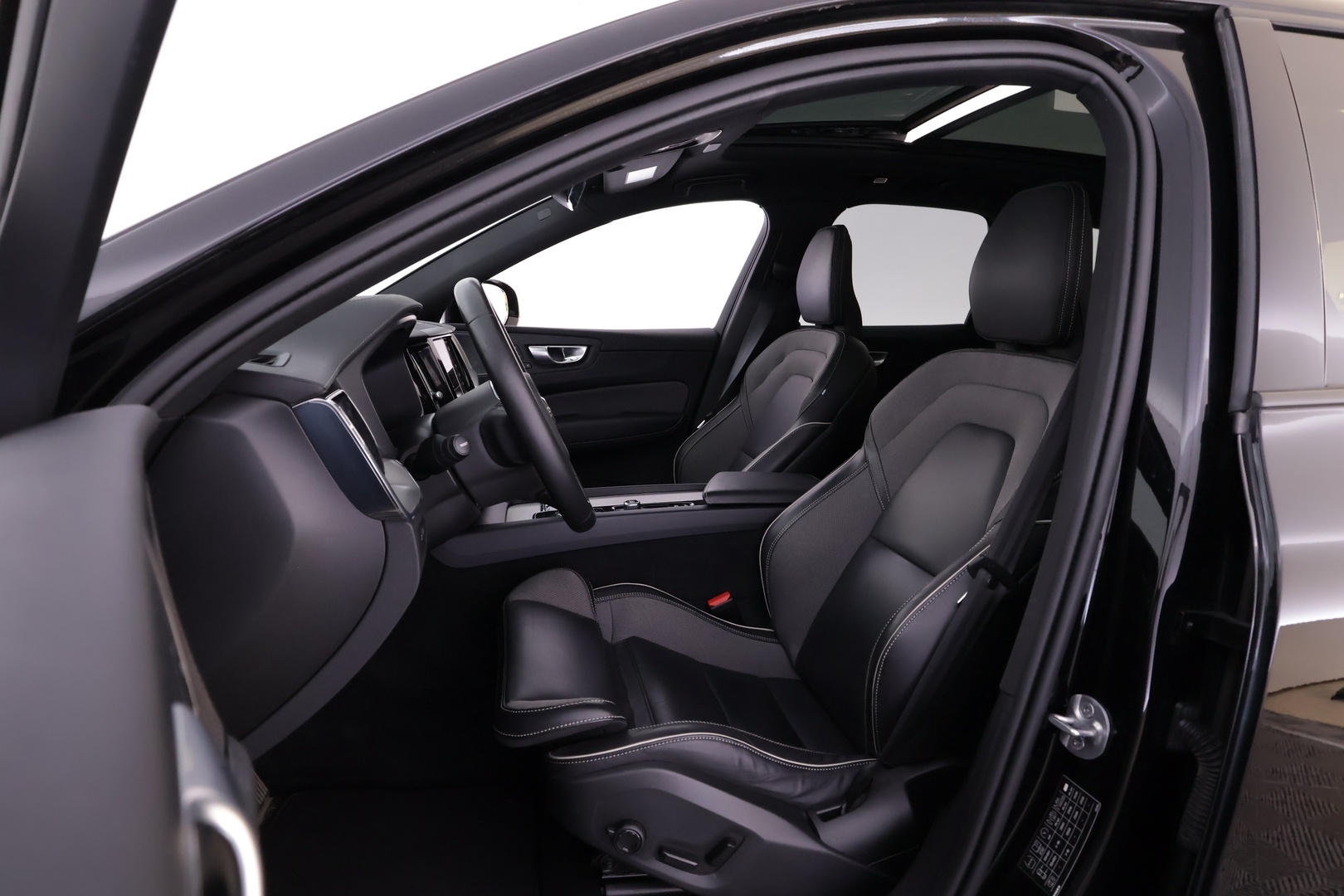 VOLVO XC60 2024