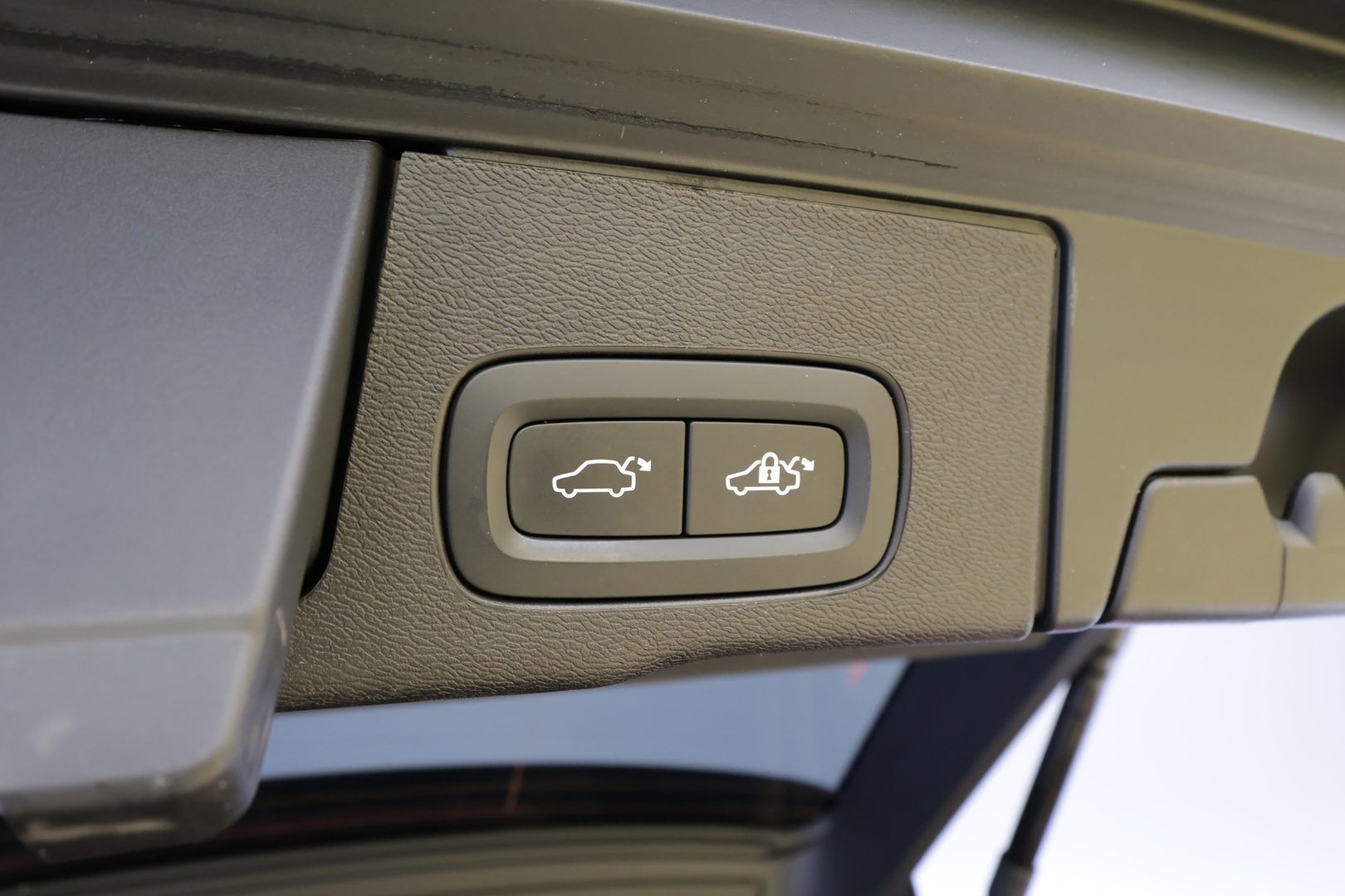 VOLVO XC60 2024