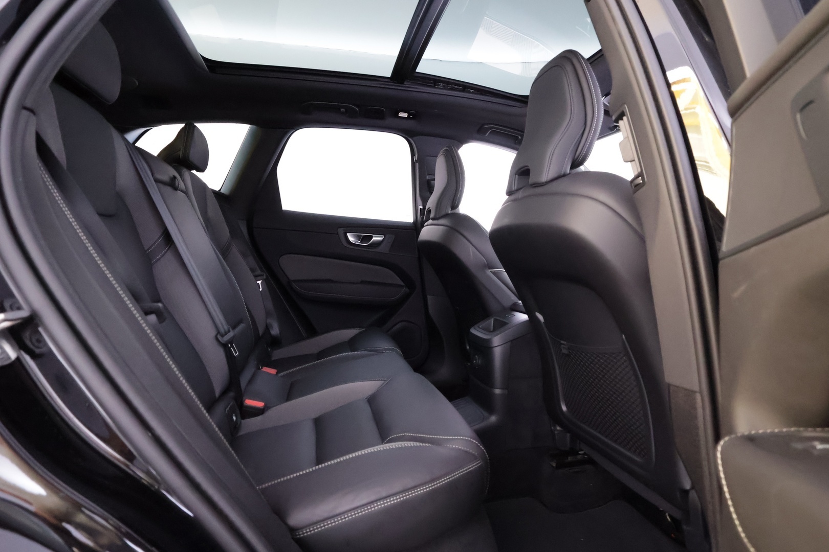 VOLVO XC60 2024