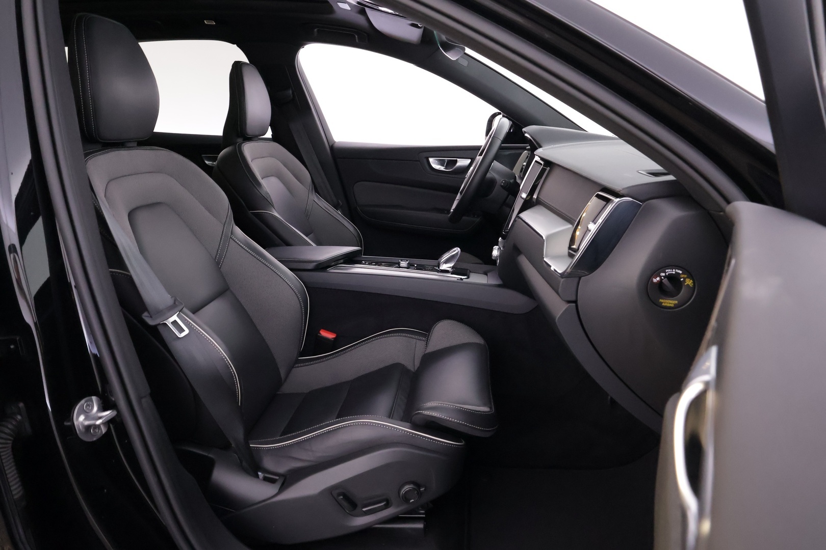VOLVO XC60 2024