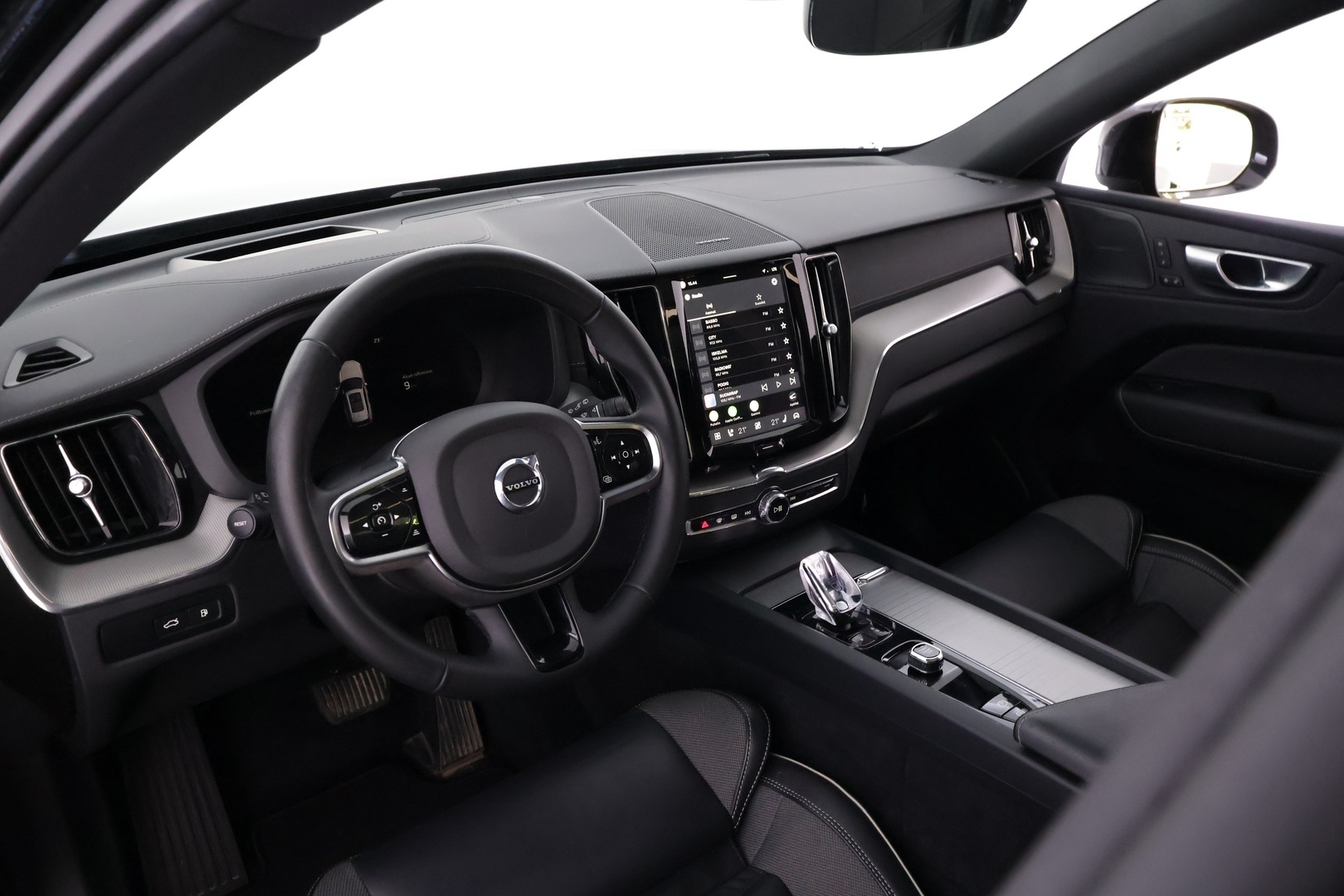 VOLVO XC60 2024