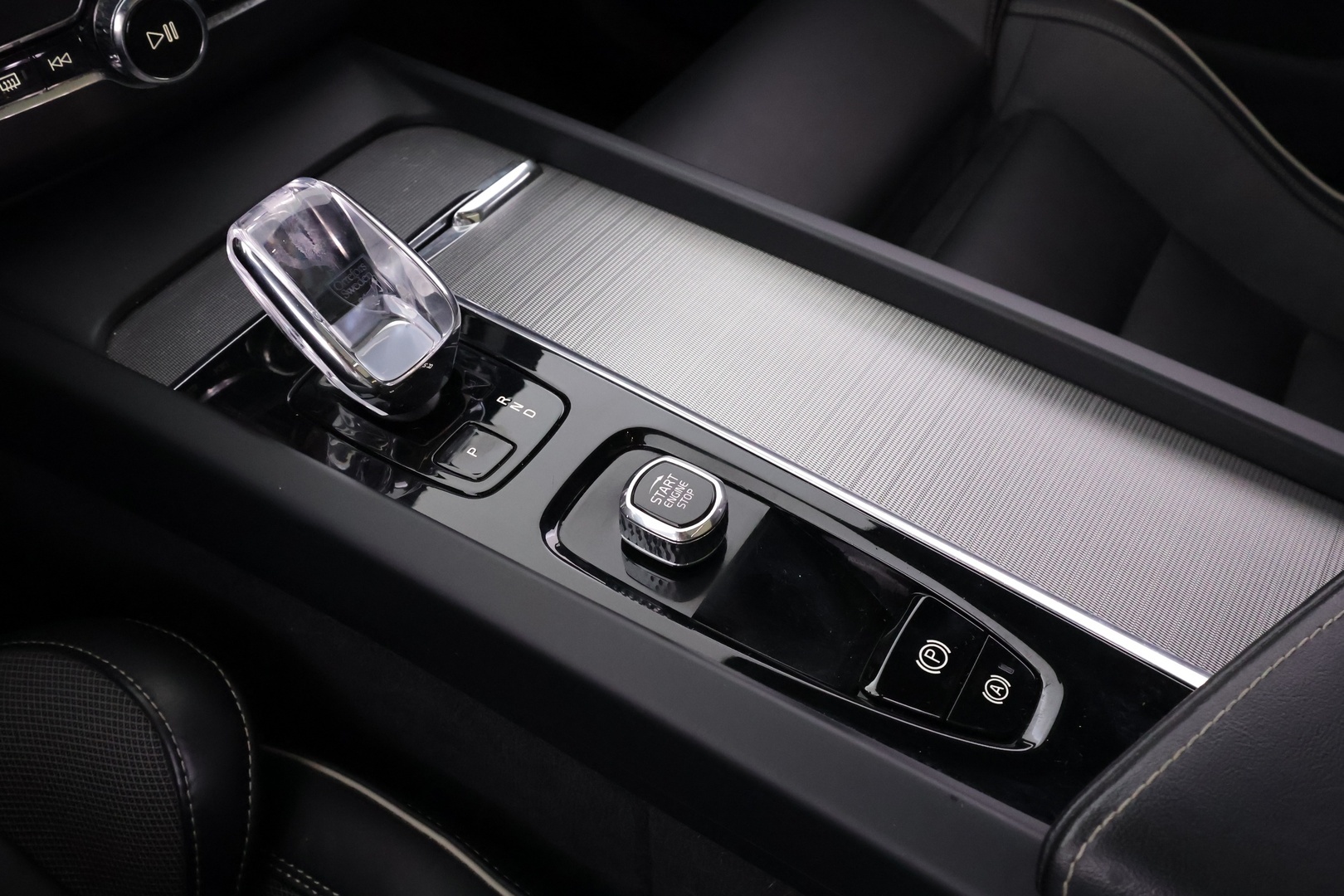 VOLVO XC60 2024
