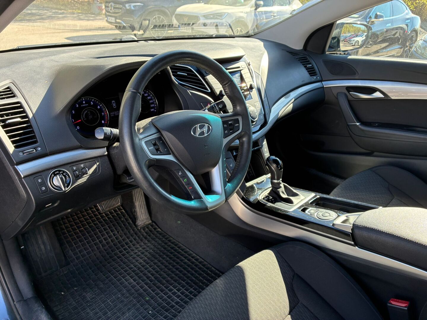 HYUNDAI i40 2012