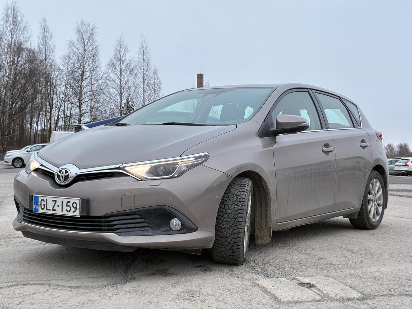 TOYOTA Auris 2016