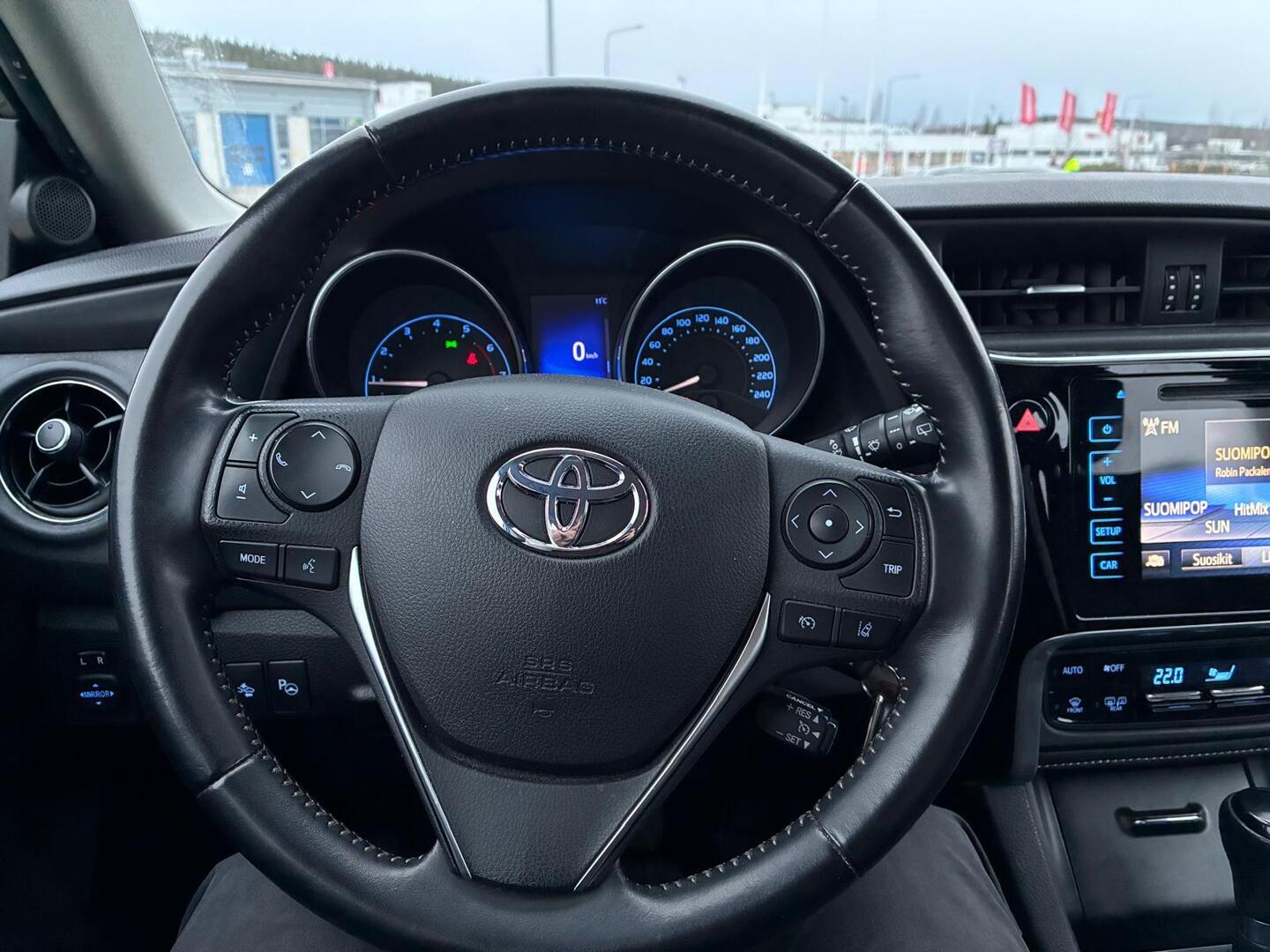 TOYOTA Auris 2016