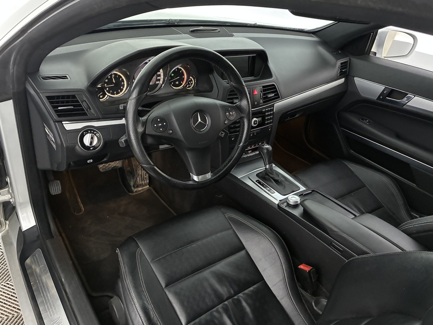 MERCEDES-BENZ E 2010