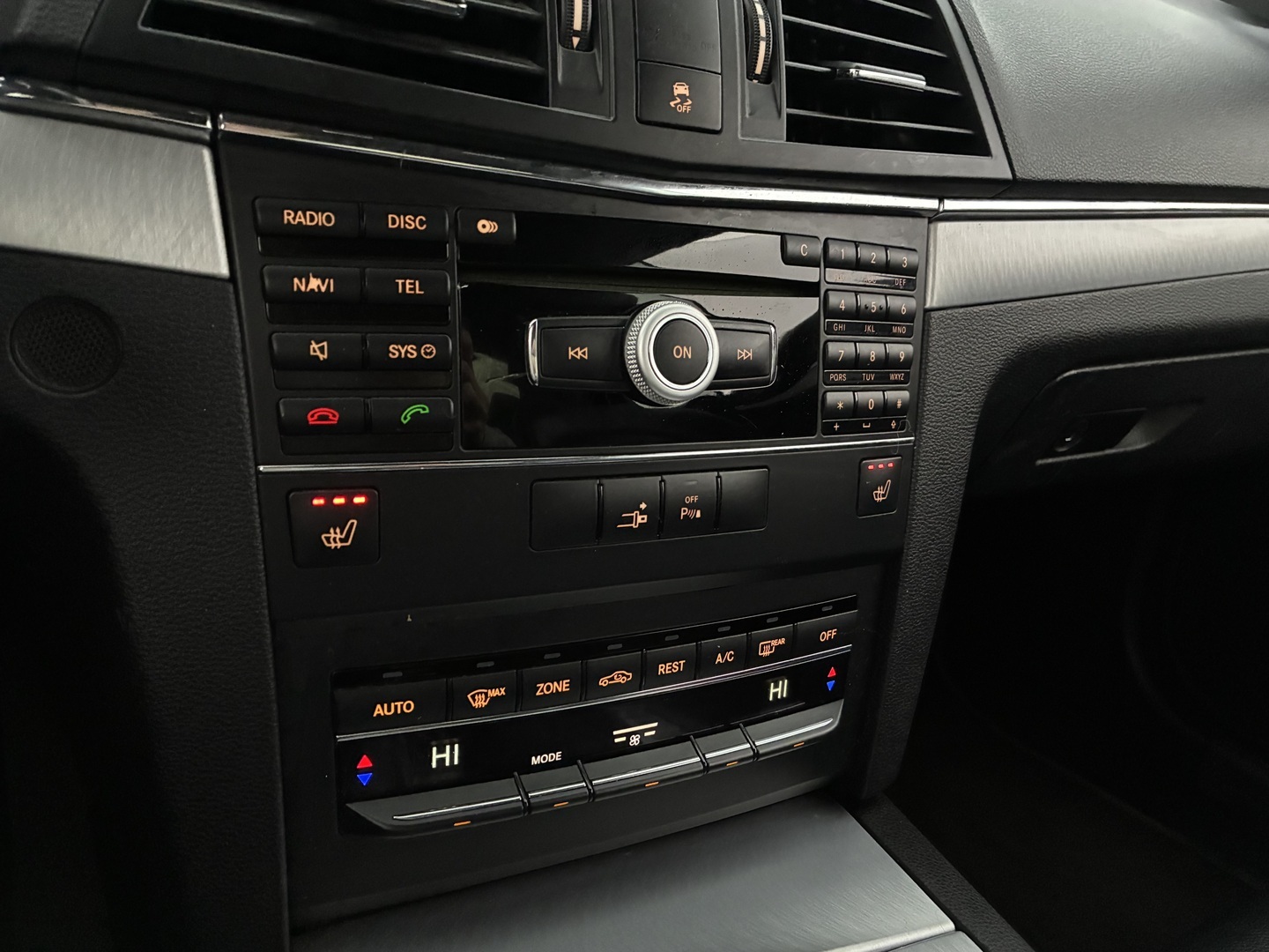 MERCEDES-BENZ E 2010