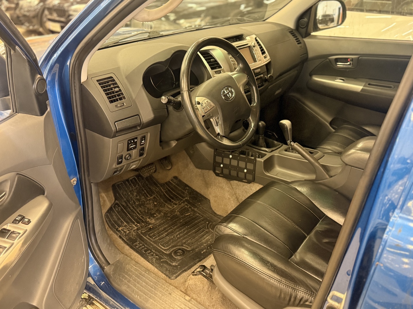 TOYOTA Hilux 2012