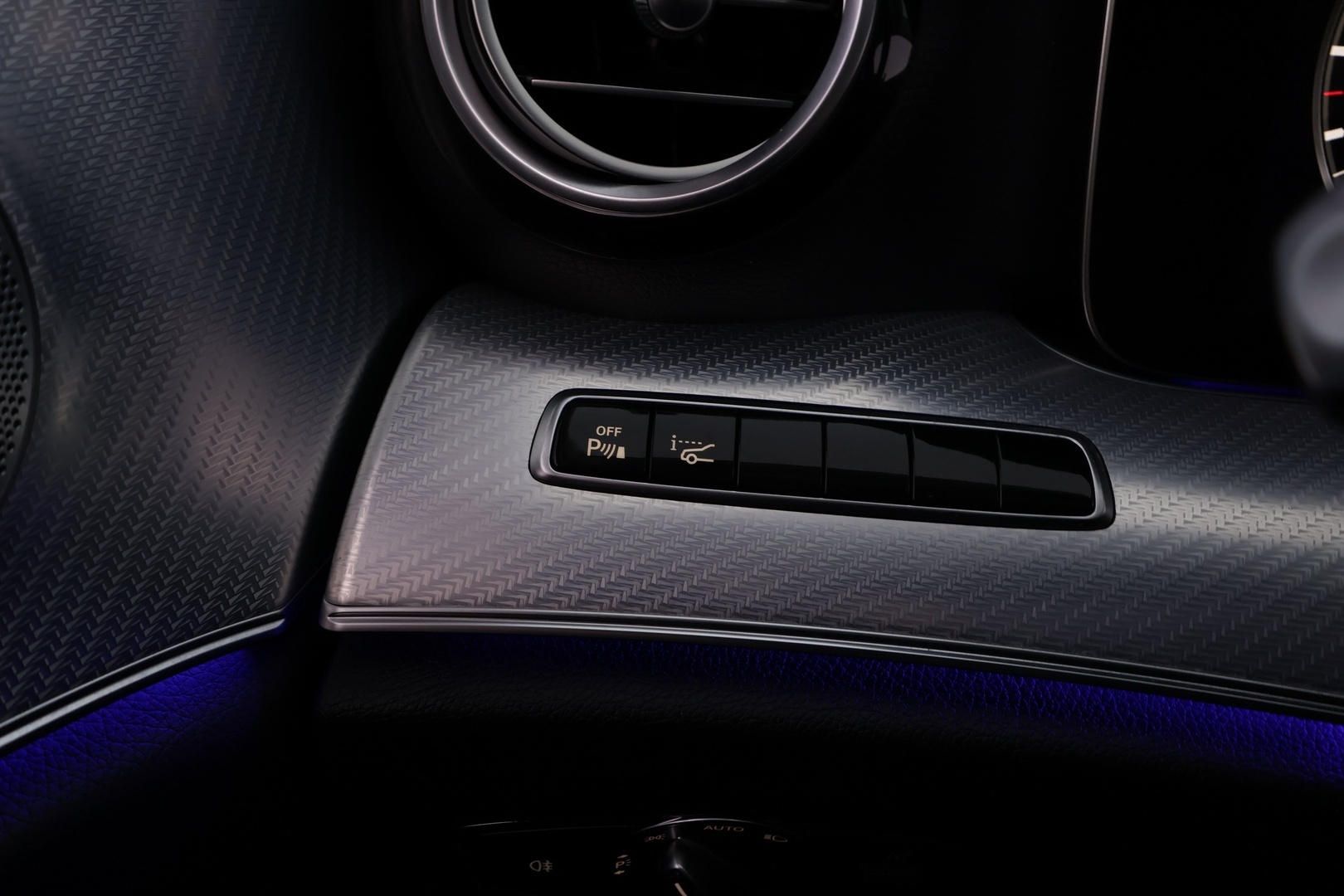 MERCEDES-BENZ E 2018