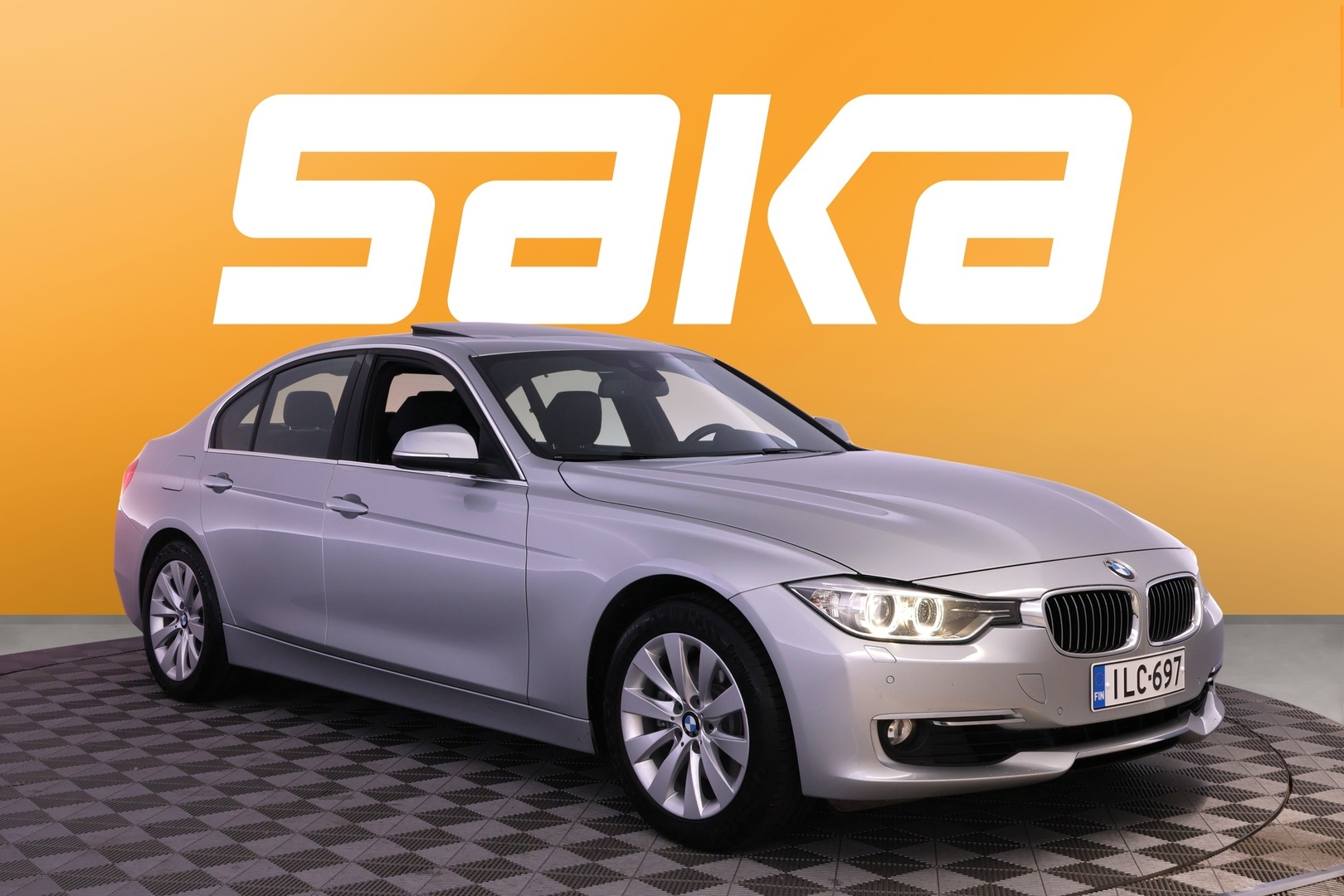 BMW 330 2013