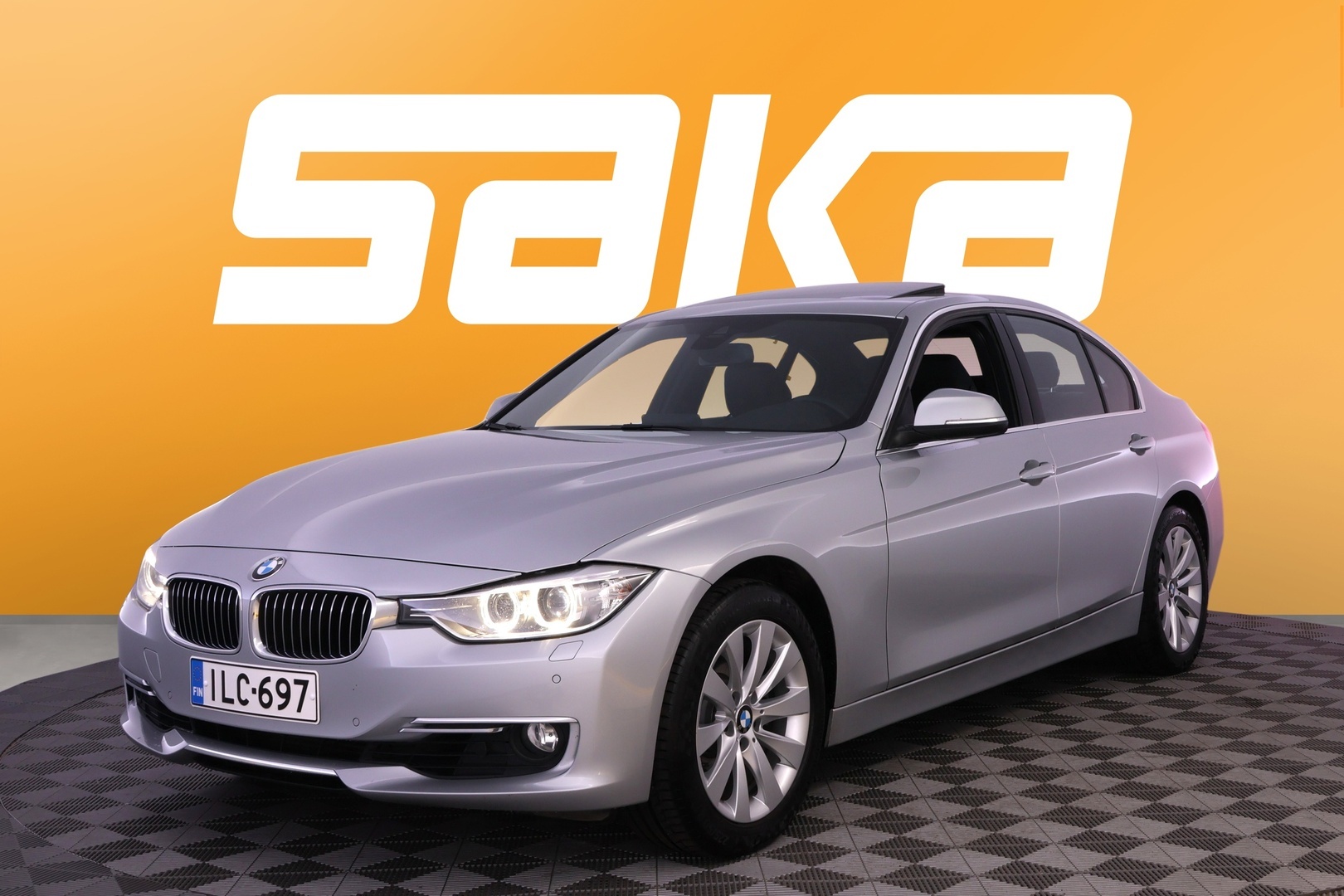 BMW 330 2013