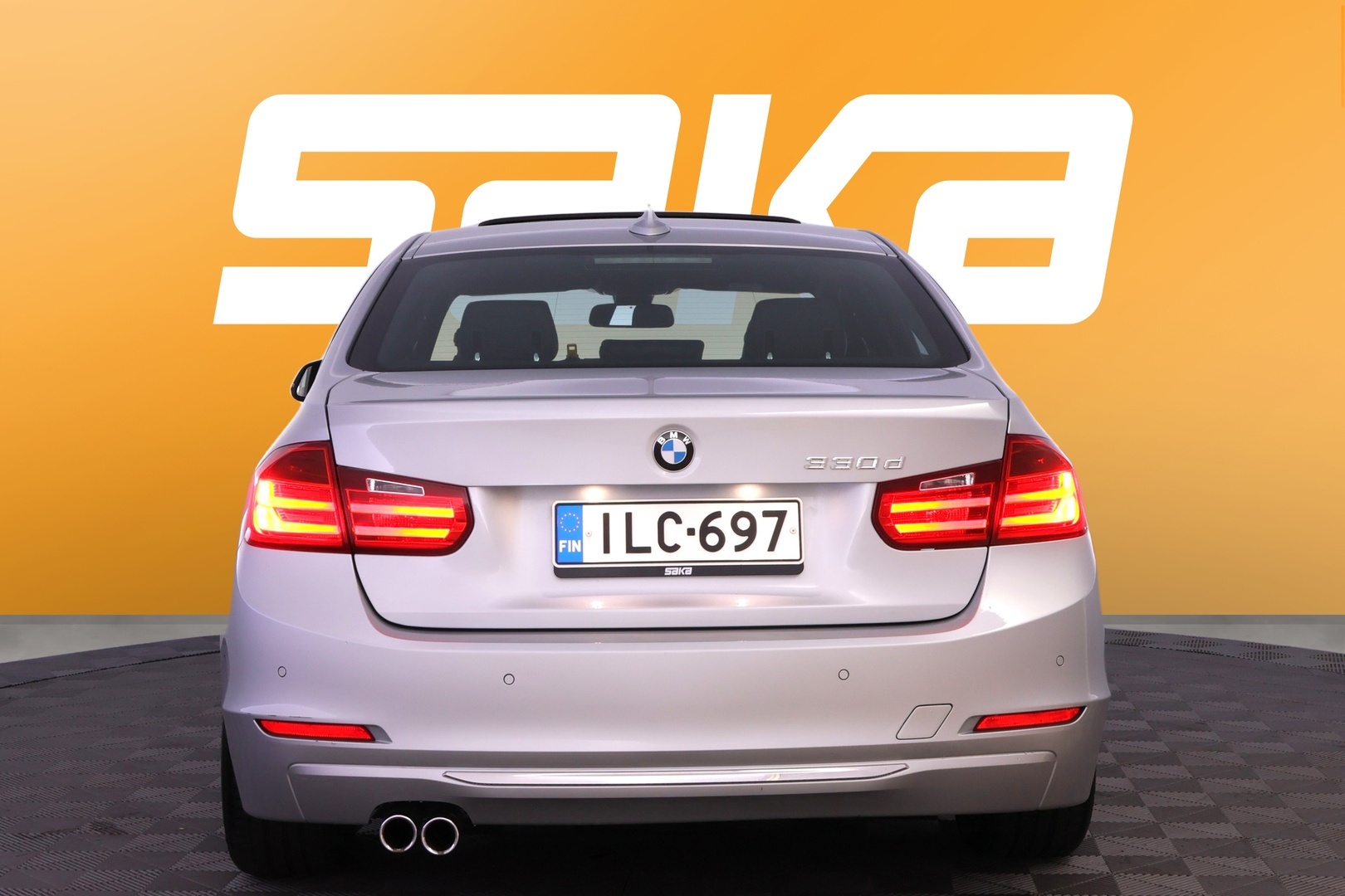 BMW 330 2013