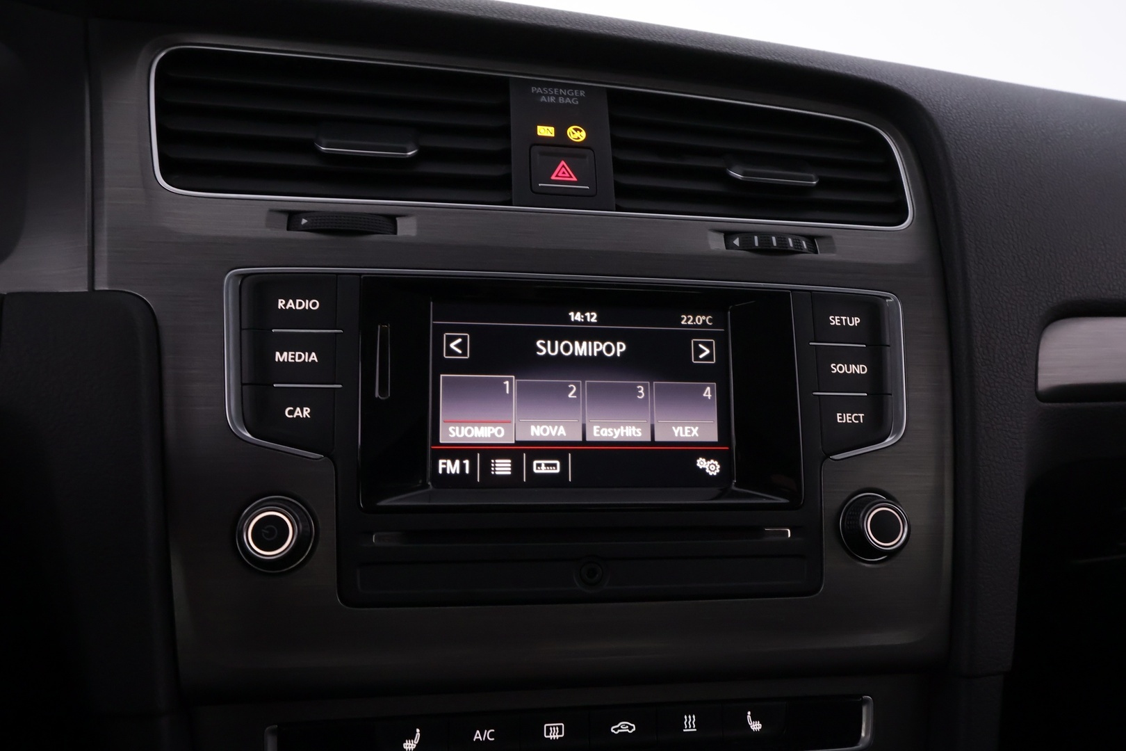 VOLKSWAGEN Golf 2014