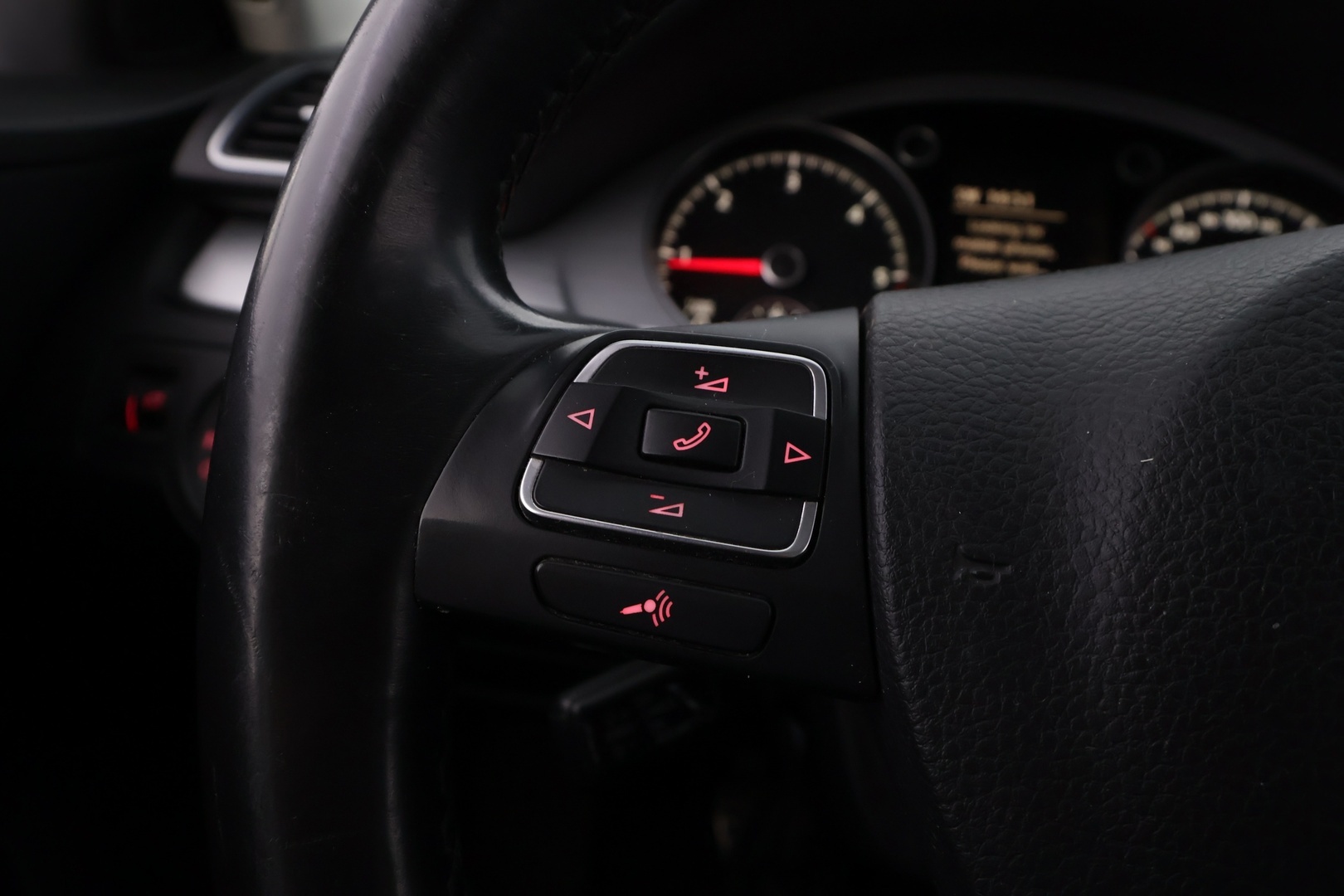 VOLKSWAGEN Passat 2014