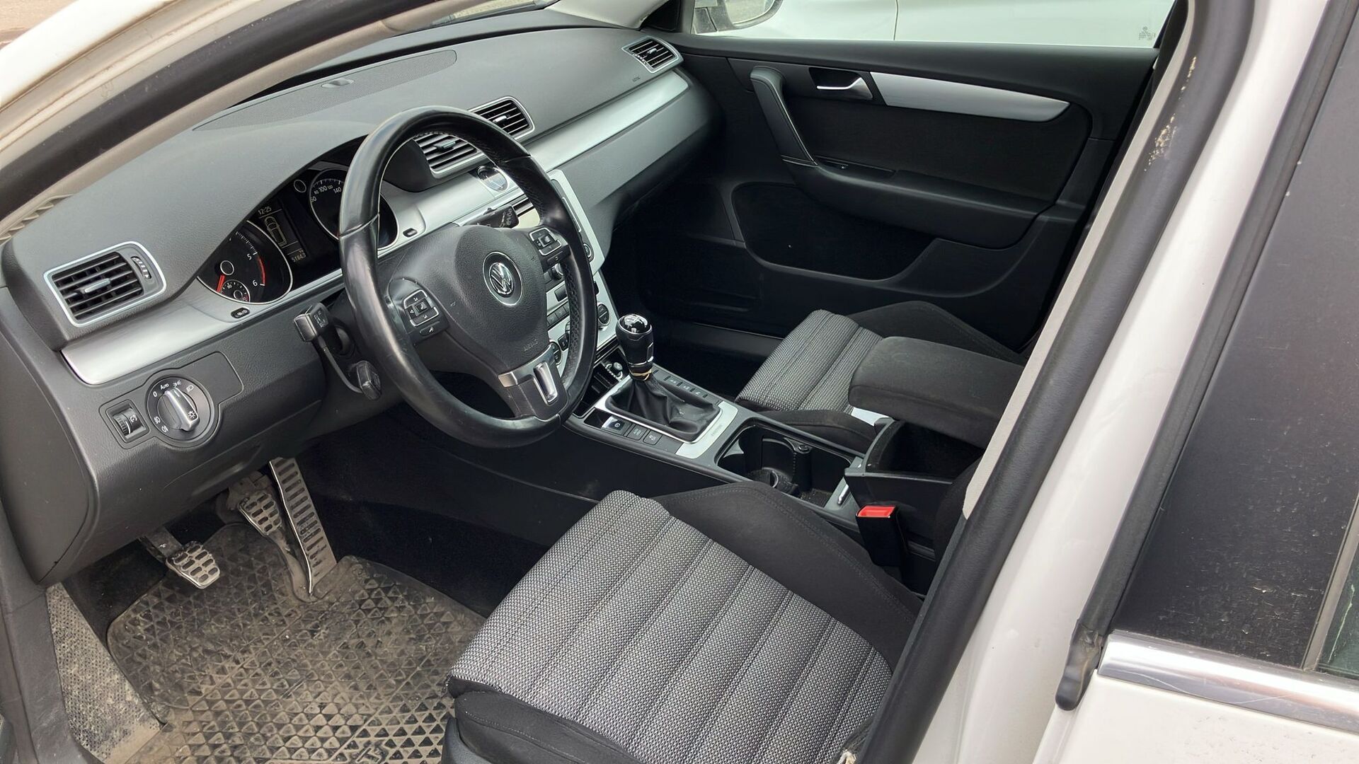 VOLKSWAGEN Passat 2014