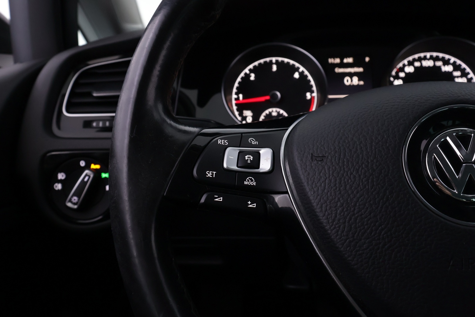 VOLKSWAGEN Golf 2014