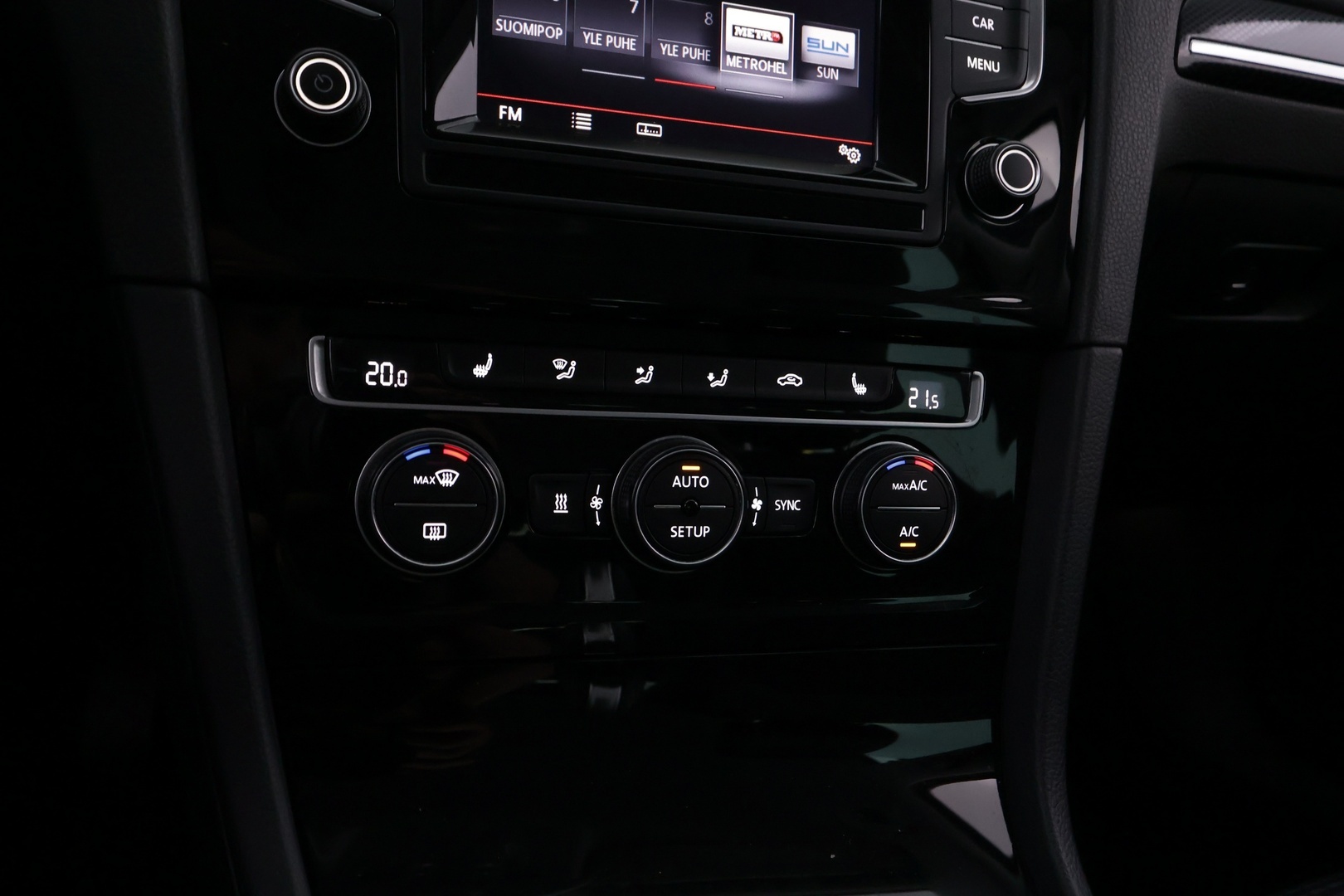 VOLKSWAGEN Golf 2014