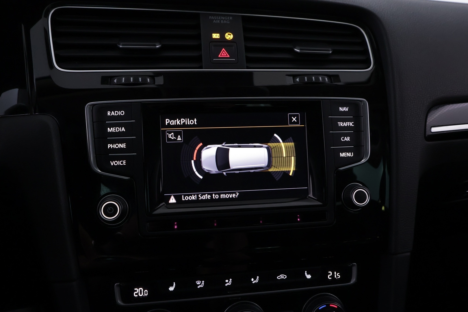VOLKSWAGEN Golf 2014