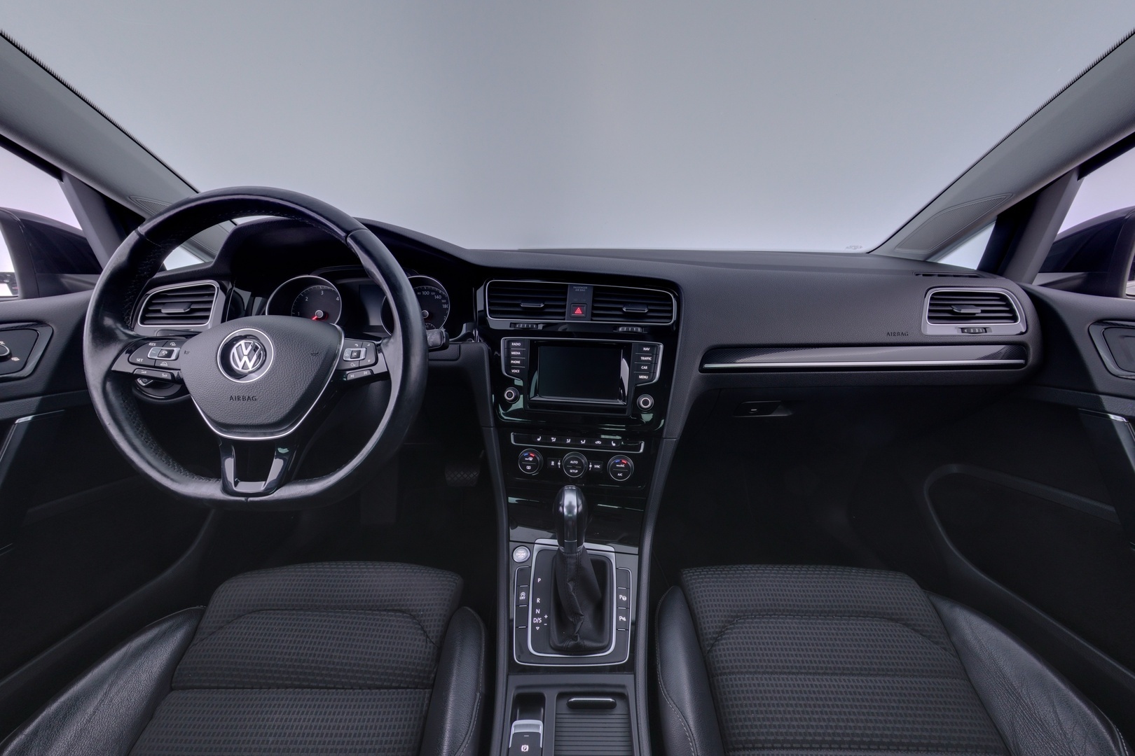 VOLKSWAGEN Golf 2014