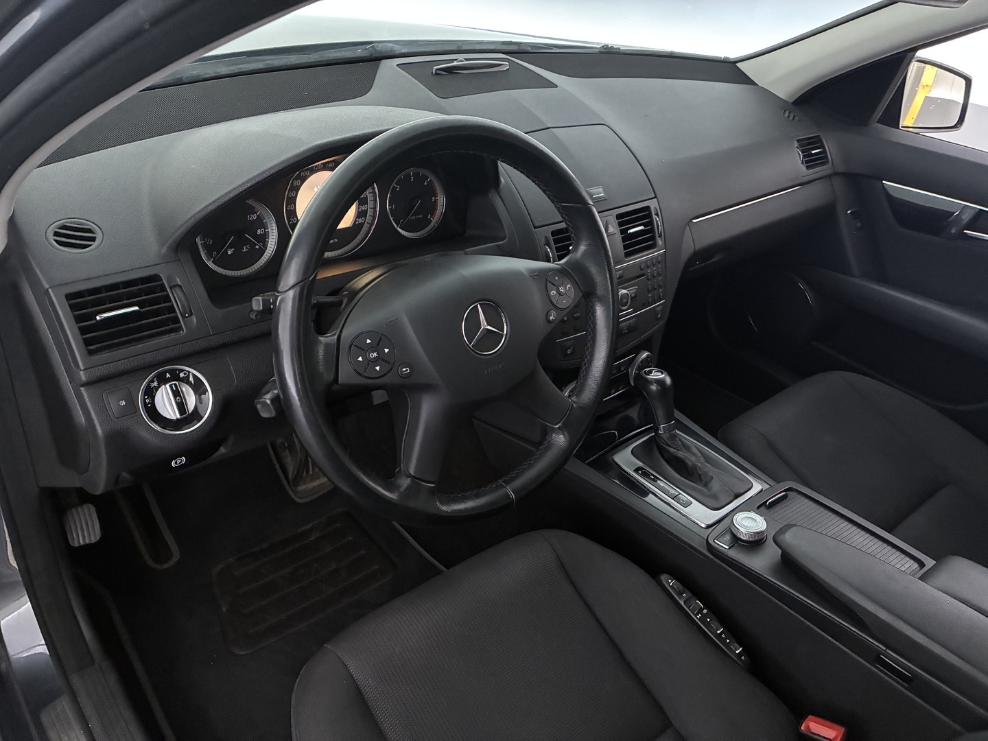 MERCEDES-BENZ C 2010