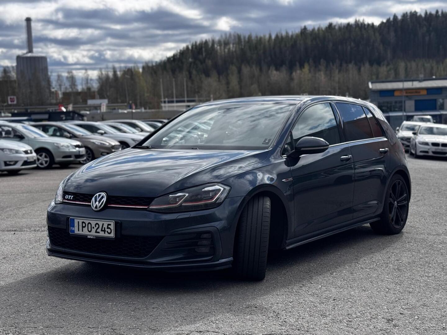 VOLKSWAGEN Golf 2017