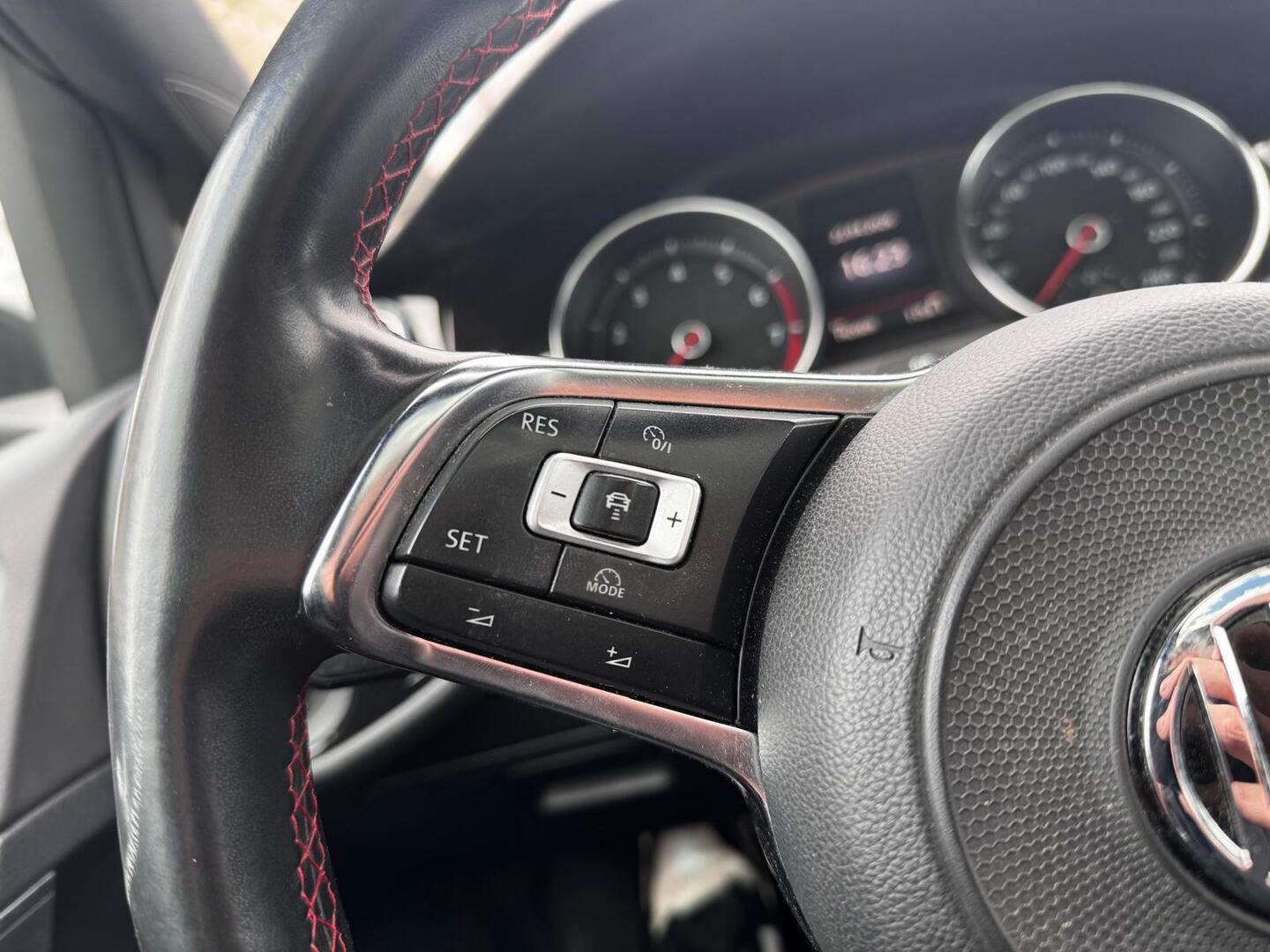 VOLKSWAGEN Golf 2017