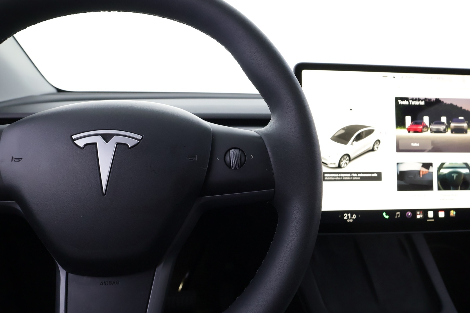 TESLA Model Y 2023