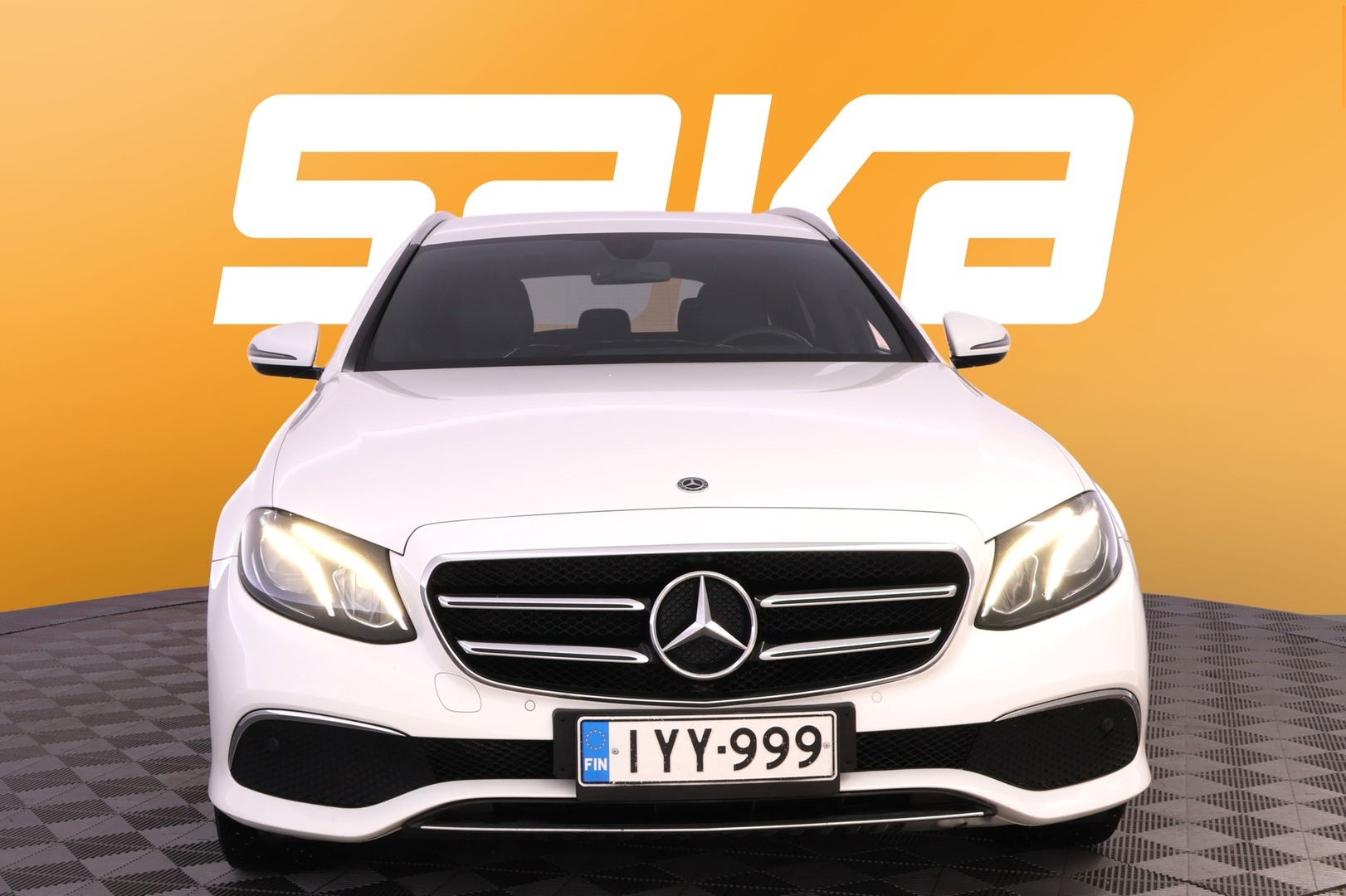 MERCEDES-BENZ E 2020