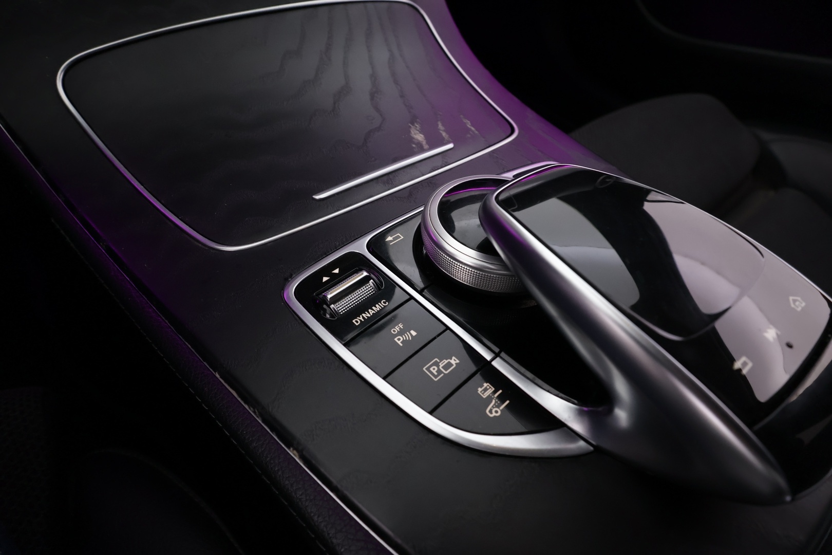 MERCEDES-BENZ E 2020